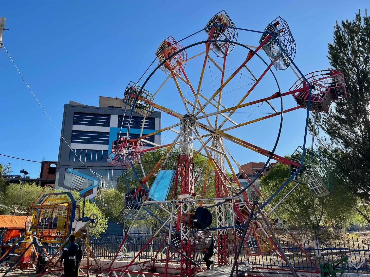 Mini amusement park in Plaza 4 de Julio