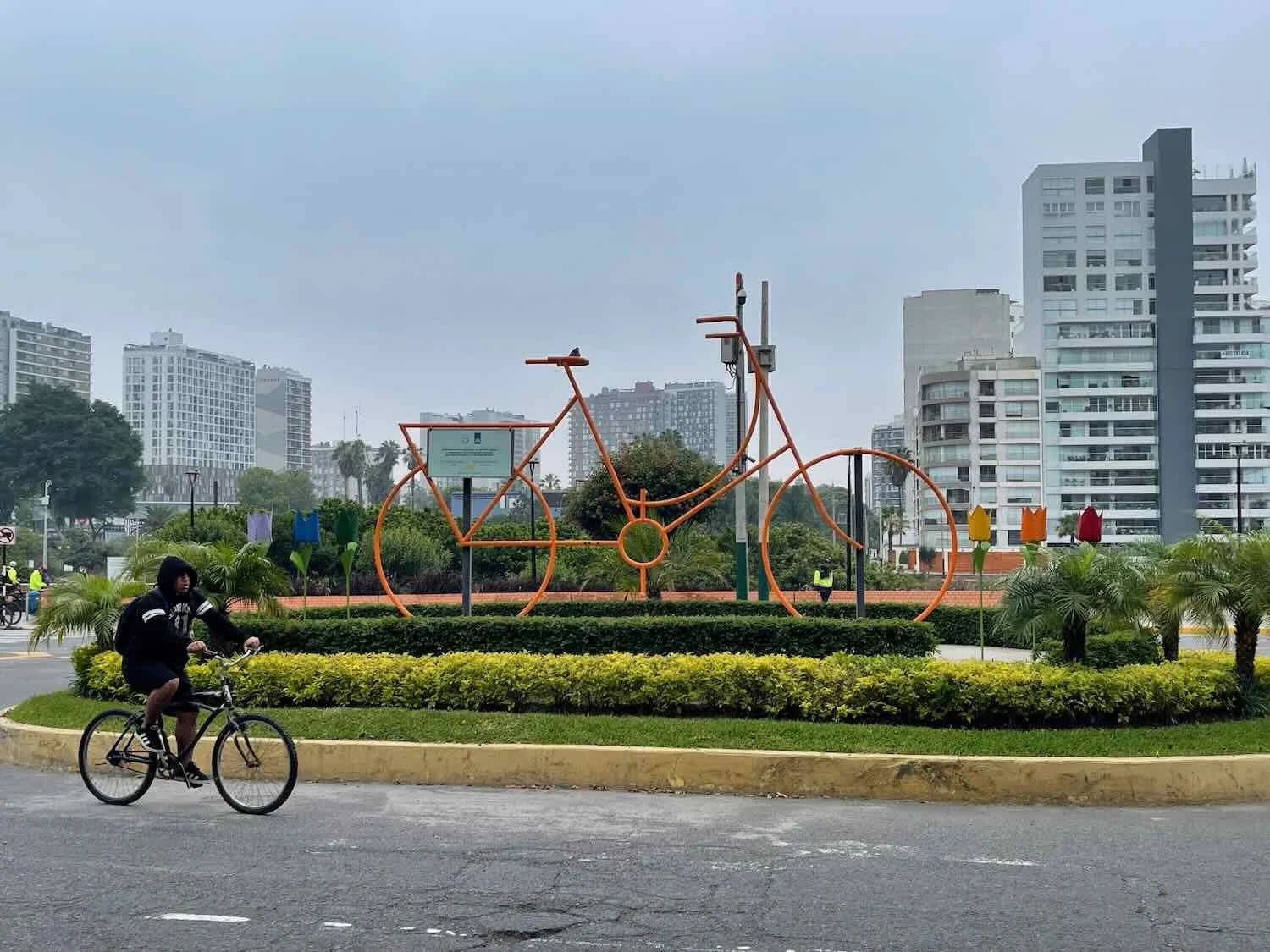 Miraflores neighborhood in Lima is cycling friendly
