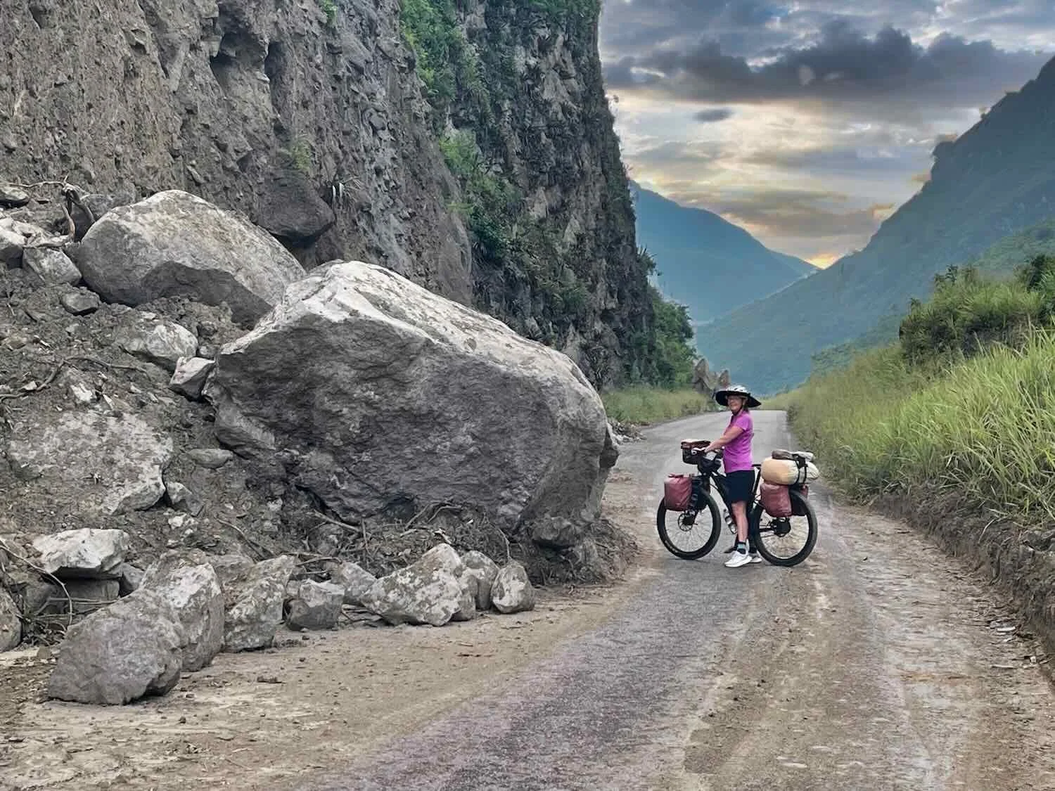 Cycling from Coast to Highlands in Ecuador:  Tumbes (Peru) to Cuenca (Ecuador)