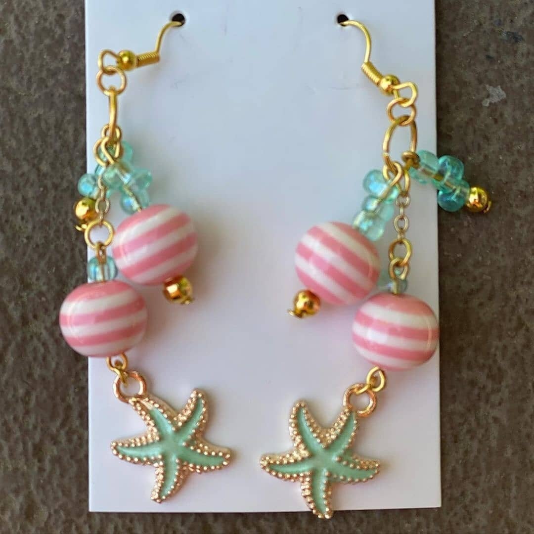 We are so excited to have artists in the studio again! Artist Fen Mai is back in the south sac studio making beautiful jewelry. She made these summery pink and teal starfish earrings and a super fun bok choy 🥬  bracelet. 
.
Jemel Williams is embraci