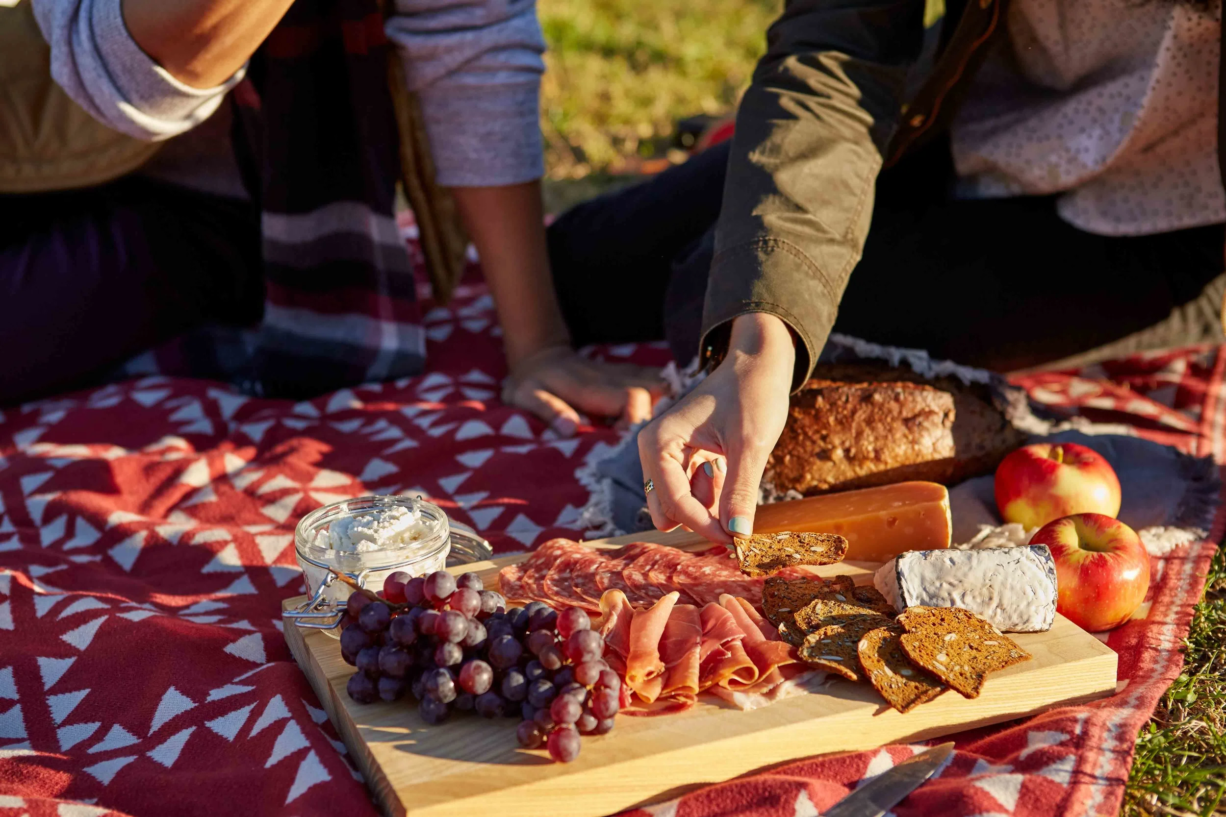 BizJones_FallPicnic_WilliAnna_541_web.jpg