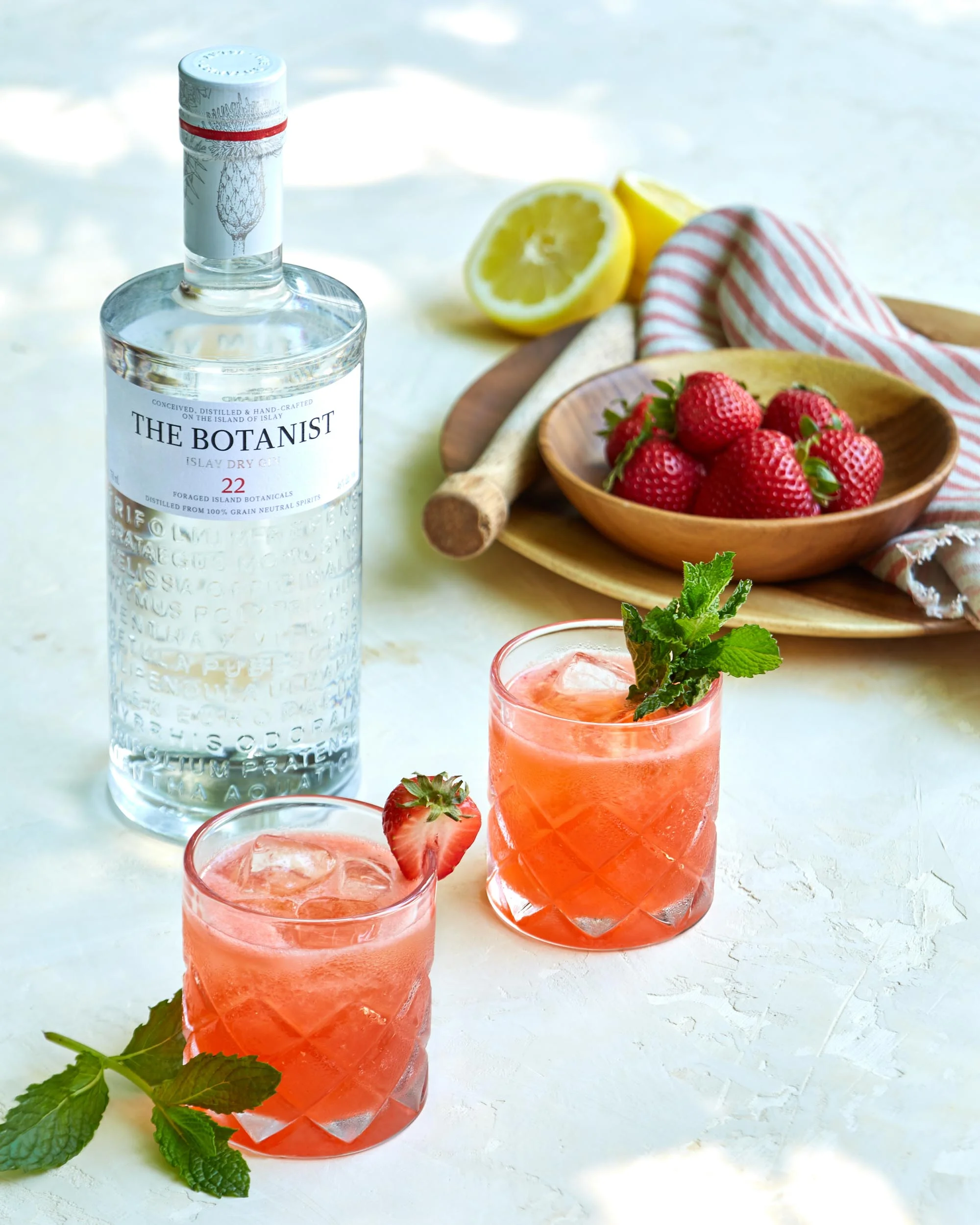 Botanist_Cocktail01_Bottle_cropped_web.jpg