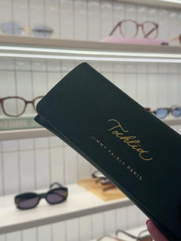 ✨ Hot Foil calligraphy on glasses cases for @jimmyfairly ✨

Such a fun night! I was sat right in the window personalising glasses cases for a private customer event in-store on Kings Road 💙

I personalised 47 cases in 2 hours, so busy! 😮&zwj;💨 but