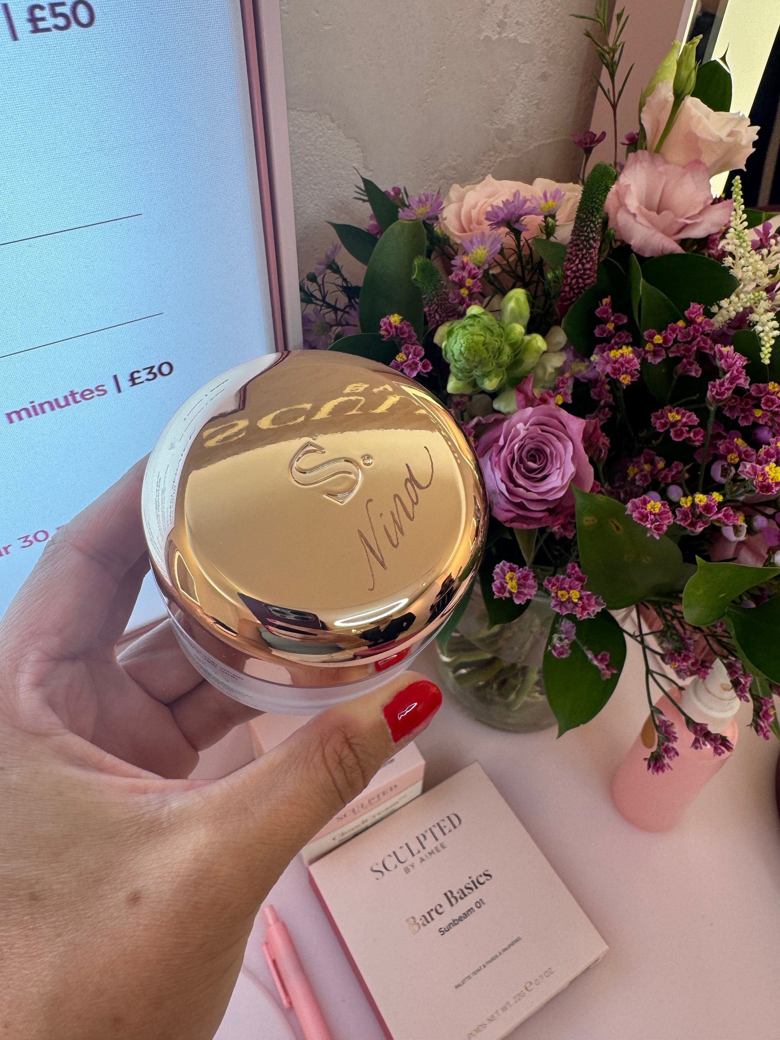 Live calligraphy engraving for @sculptedbyaimee on behalf of the lovely @studio_marieclaire 🖤

It was a joy to spend the morning with this gorgeous brand for a press and influencer event in their newly renovated store on Carnaby Street yesterday ✍🏻
