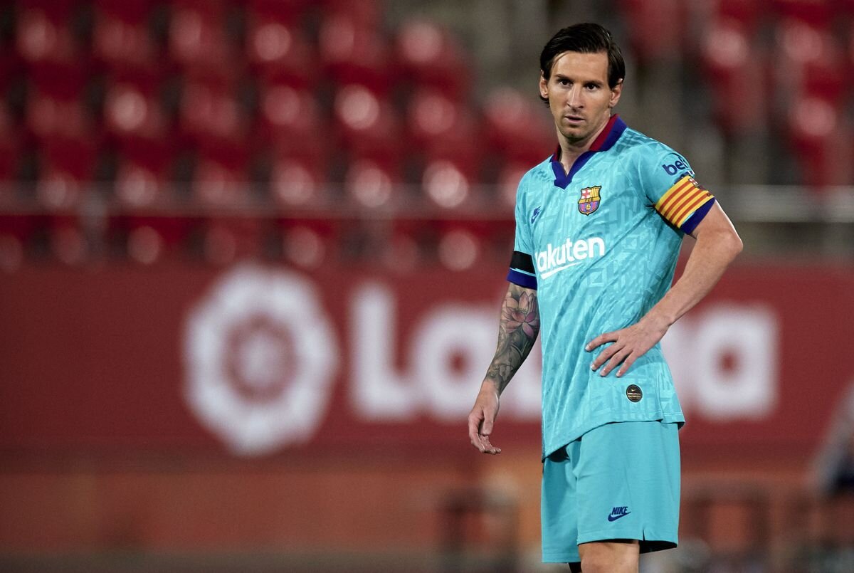 Lionel Messi decision: Jorge Messi meets with Barca, but Miami, Saudi  Arabia still options - Yahoo Sports