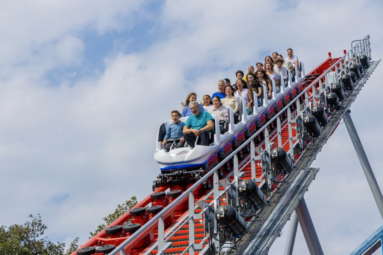 New Speedway Stunt Coaster Now Open at Six Flags Mexico