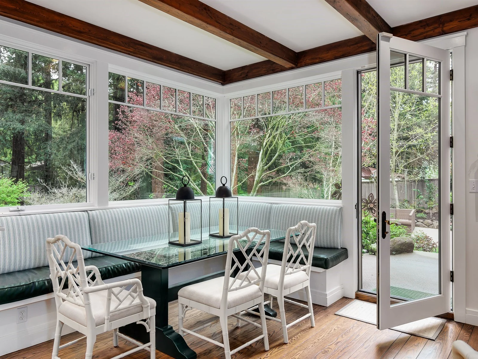 019_Breakfast Nook.jpg