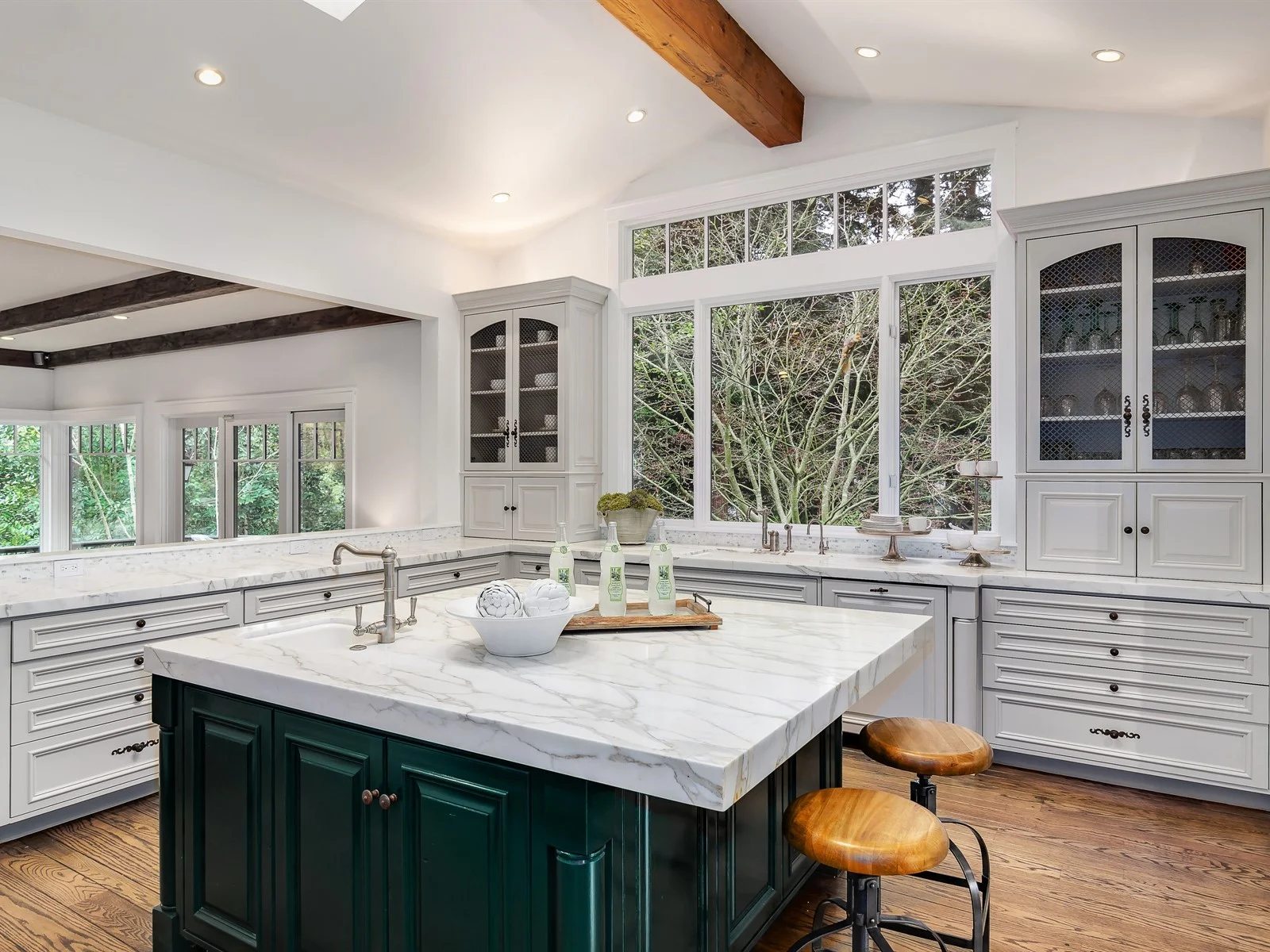 016_Kitchen.jpg
