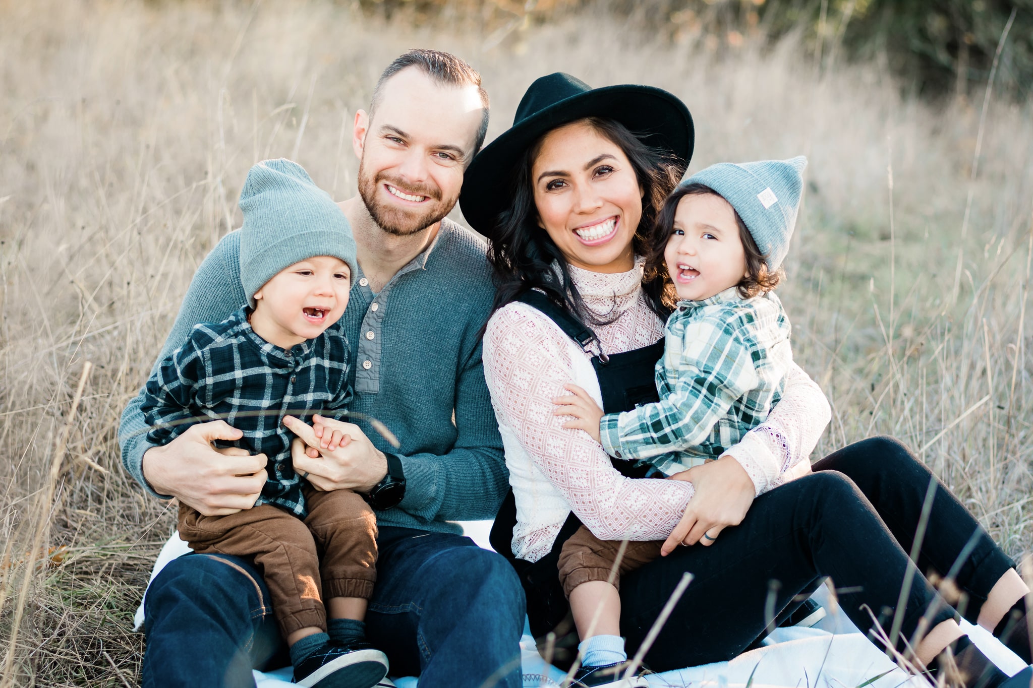 family photos with twins, summer family photos, family photography, photos with toddlers, two year old boy photoshoot, lifestyle family, photography | Portland, OR Photographer - Elizabeth Hite Photography