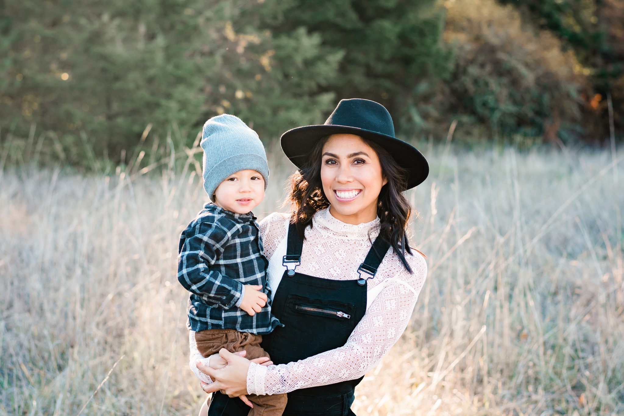 family photos with twins, summer family photos, family photography, photos with toddlers, two year old boy photoshoot, lifestyle family, photography | Portland, OR Photographer - Elizabeth Hite Photography