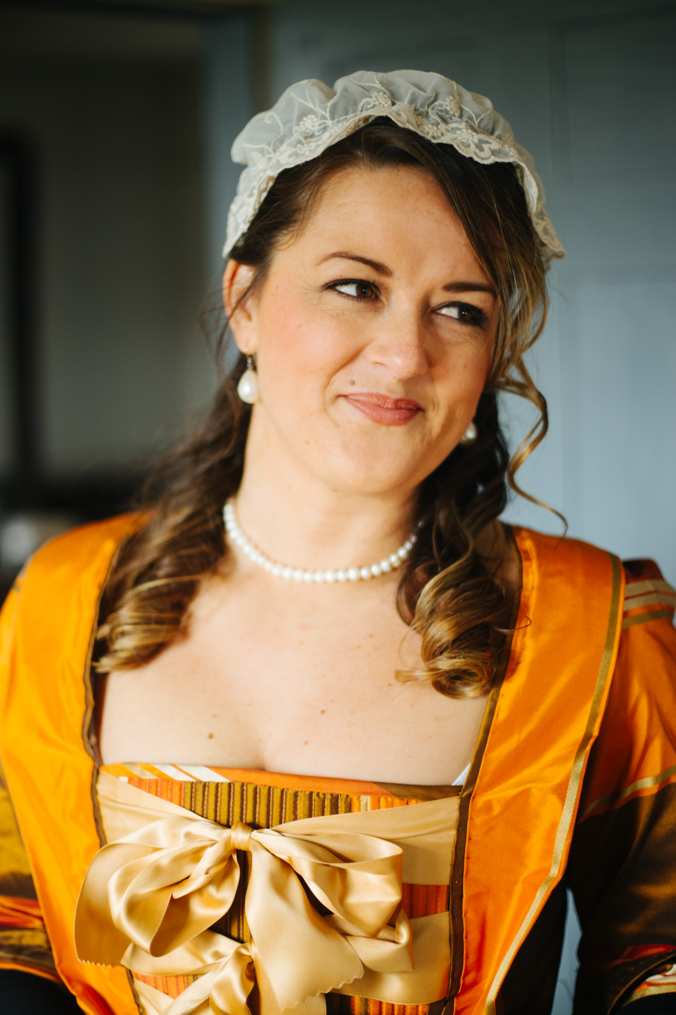 handmade-18th-century-clothing-april-thomas-julie-hagenbuch.jpg