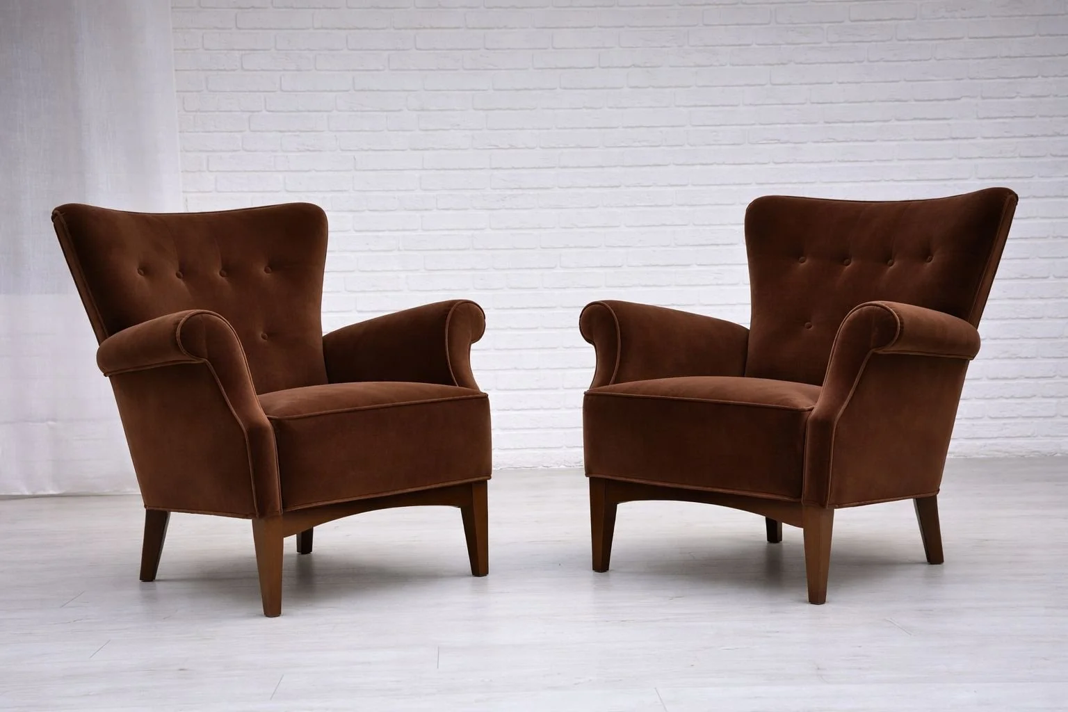 Pair of  Fritz Hansen Armchairs. - 8000/8020, original condition.