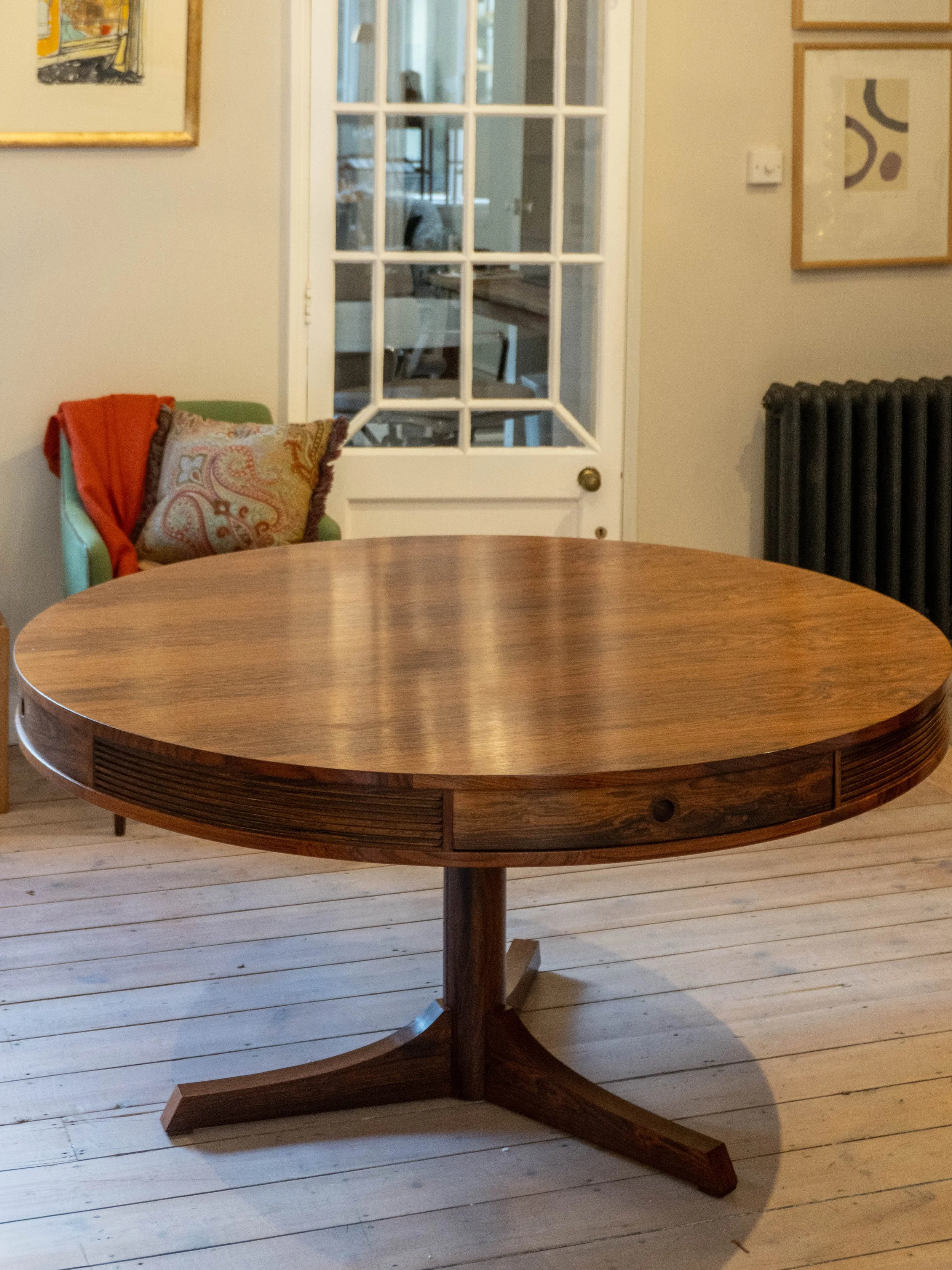 Round rosewood Drum Table