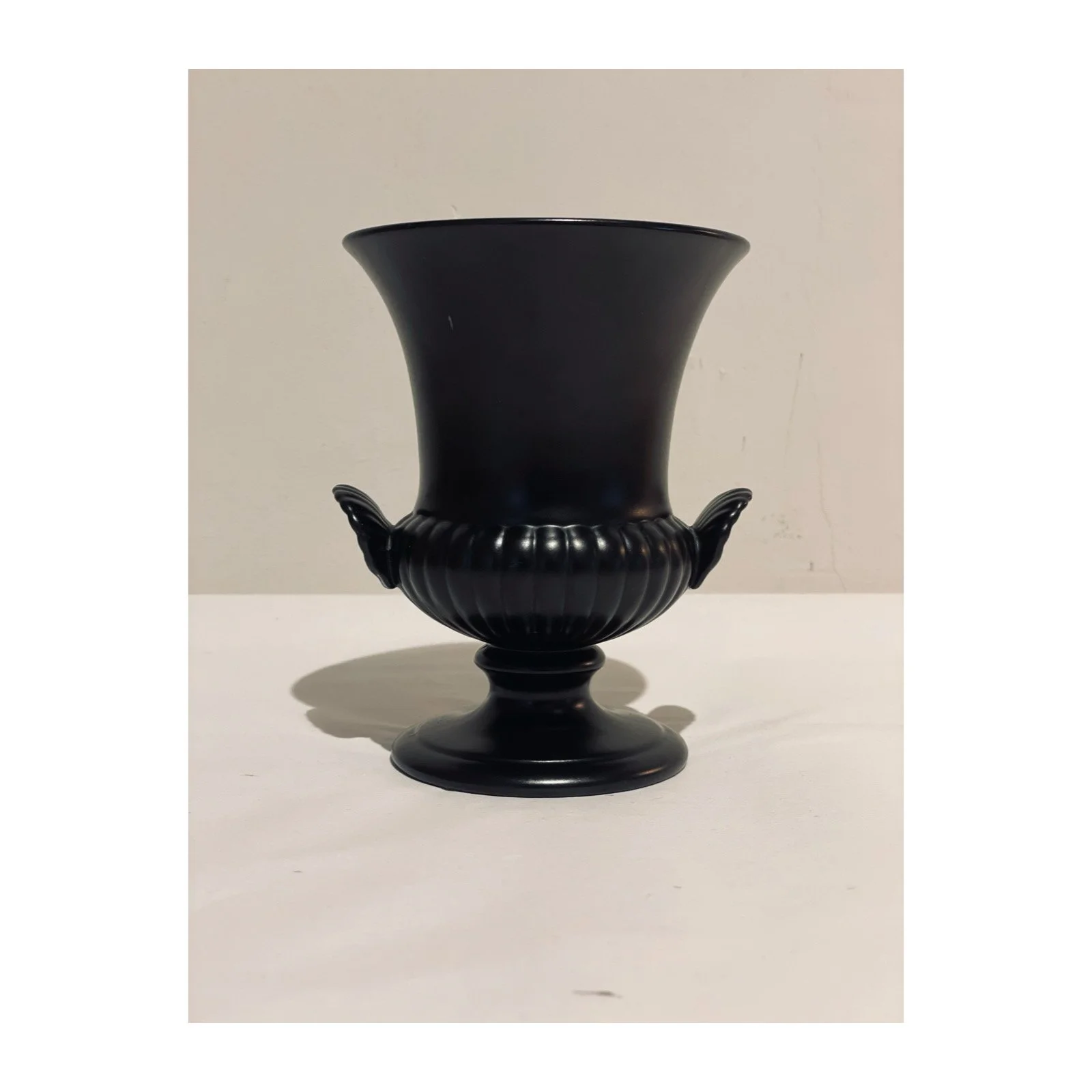 Vintage Wedgewood Black Urn Vase with Shell HandlesVintage Wedgewood Black 13.2cm Urn Vase with Shell Handles
