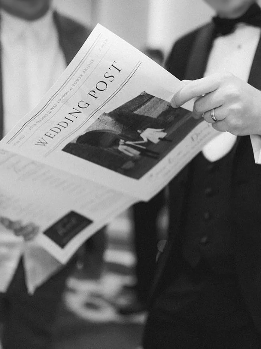 Those little details that make all the difference ~ Wedding newspapers have become a wedding day staple and I am here for it &bull; hello@reebarose.com 
Photography by @leahmariephotography_ 

.
.⠀
.⠀
. 
.⠀
.⠀
.⠀
.⠀

#weddingnewspaper #weddingnews #w