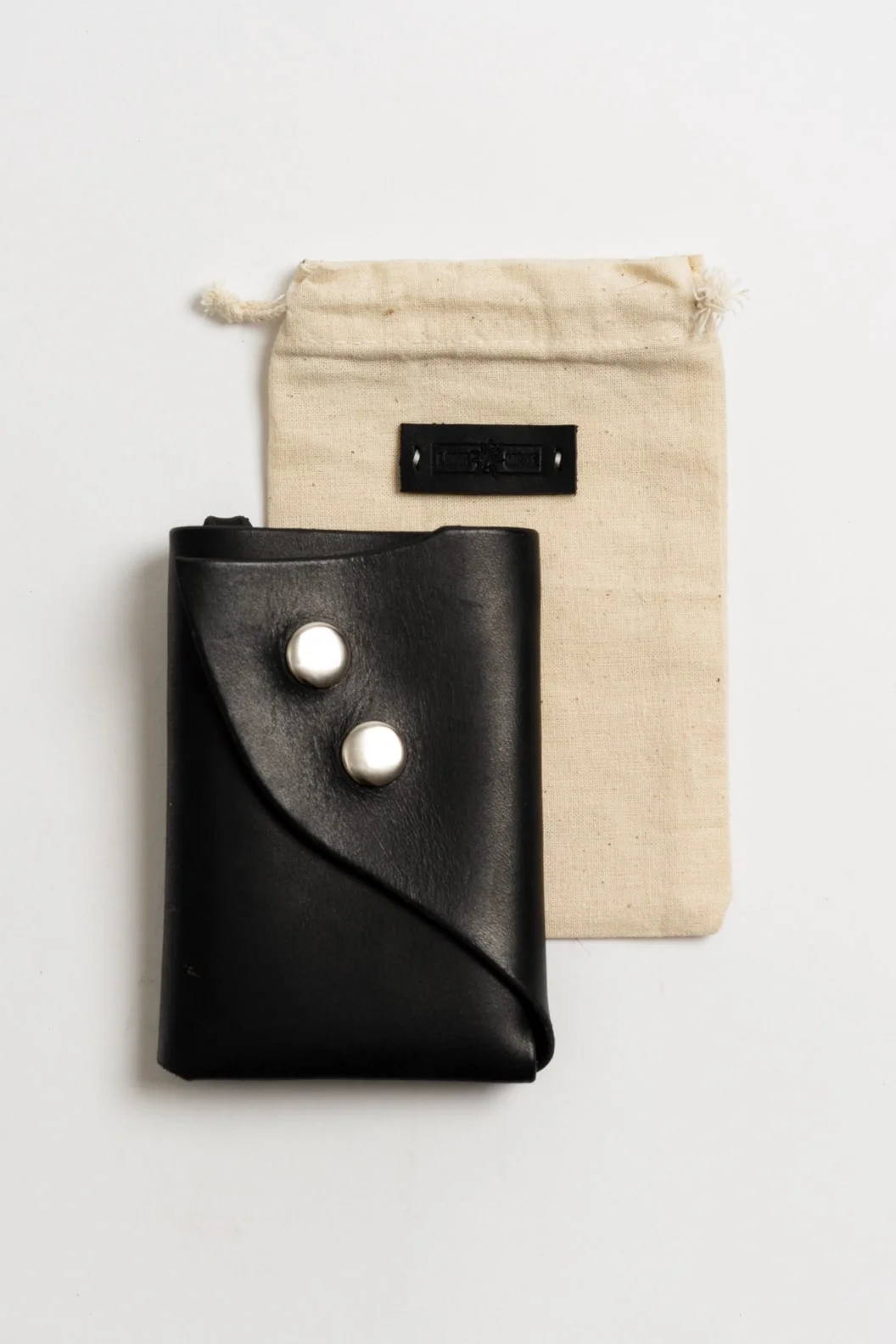 Lang Made Carpenter Wallet in Leather Ebony with fabric bag