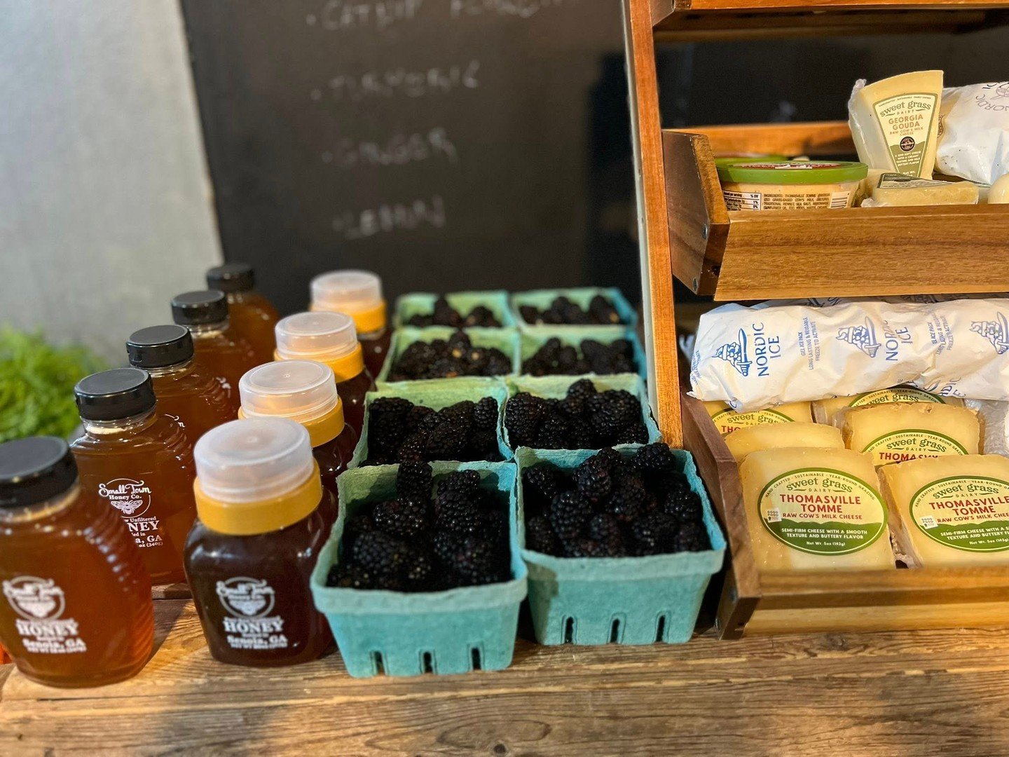 🧺 Join us for our Weekly Pop Up Market at Serenbe Farms, every Tuesday from 4:30-7pm during CSA pickup!⁠
Stock your kitchen with just-harvested organic veggies, local honey, farm-fresh eggs, artisanal cheese and so much more&mdash;all grown and craf