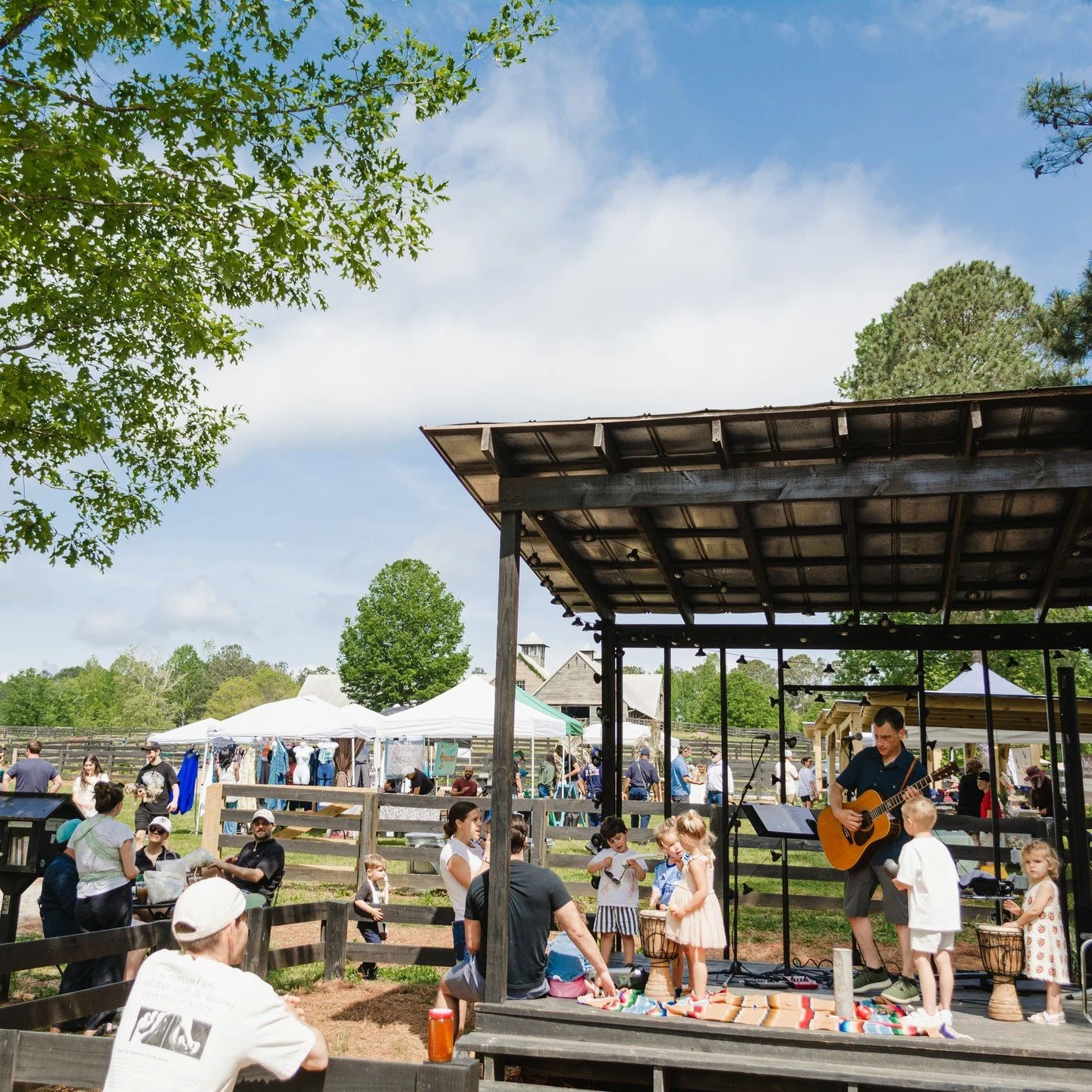 See today's lineup! π€© Saturdays are for the Serenbe Farmers Market! Come join us from 9am-1pm and shop and shop local! πππ§Ίππ β 
β 
Saturday lineup at the Serenbe Farmers Market:β 
π₯¬ Organic produce from Serenbe Farmsβ 
π₯ Bianca Cavandi Brotbacker