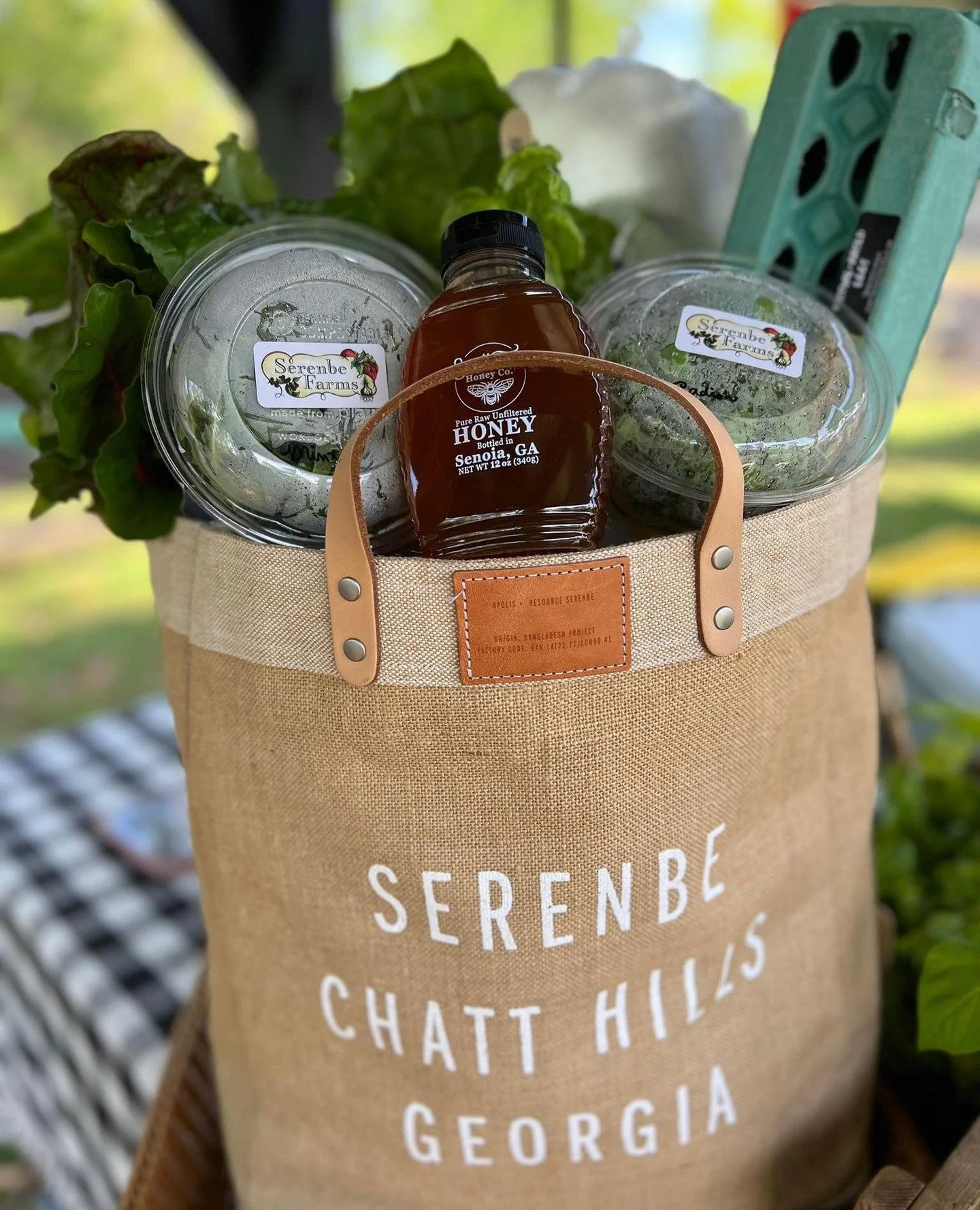 There's only a few more Serenbe Farmer's Markets left for the season! 🥬🍠🌶🫑 Come see us on this perfect fall Saturday morning for the Serenbe Farmers Market 9am-1pm on the Grange Green. Stroll through our market of organic produce, tasty treats, a
