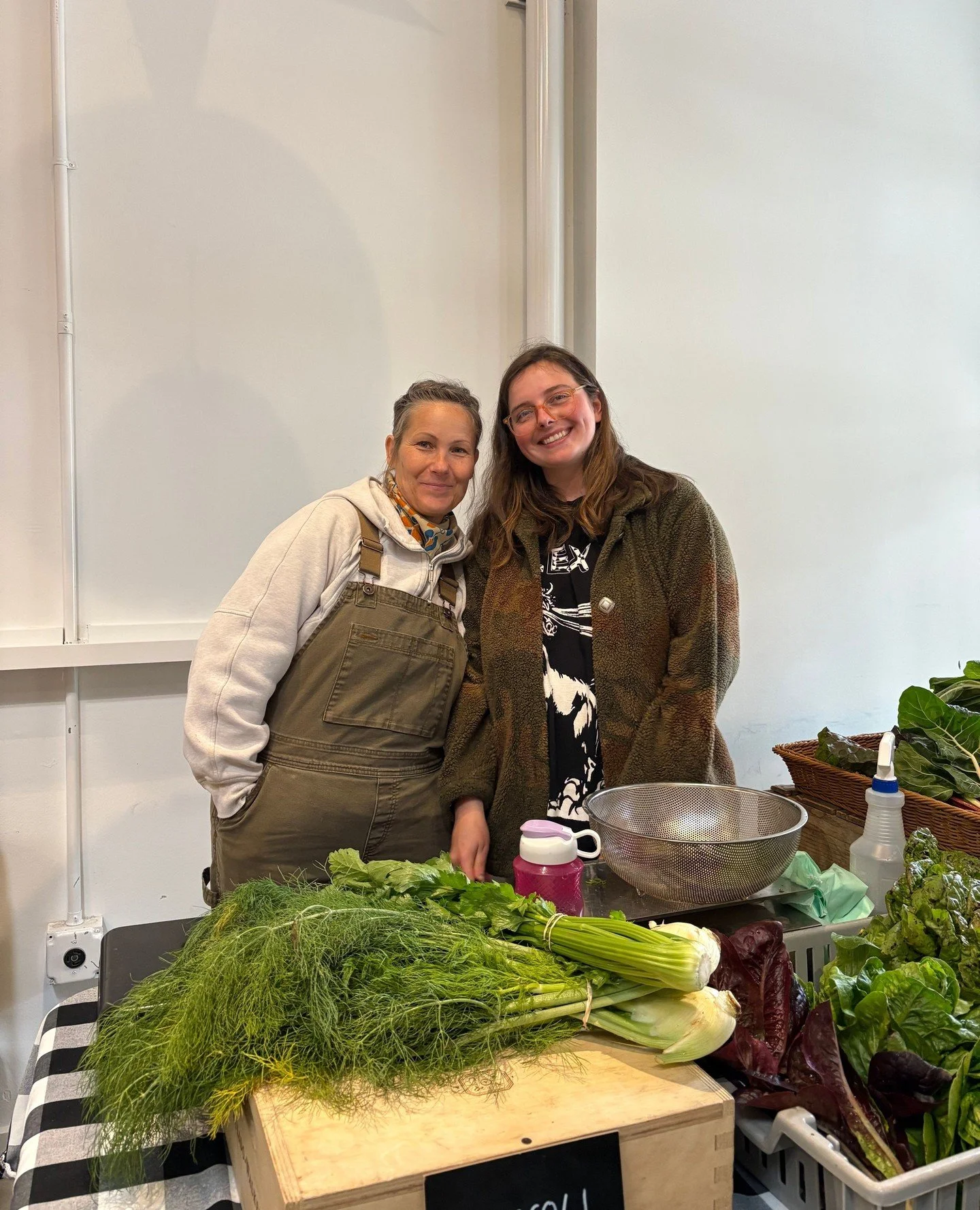 Start the new year with organic veggies, and by supporting local makers at our Serenbe Farmers Market this Saturday morning. The Serenbe Farmers Market is alive this winter season, and will be inside right across from where it's normally held. 🍯🥬 ⁠