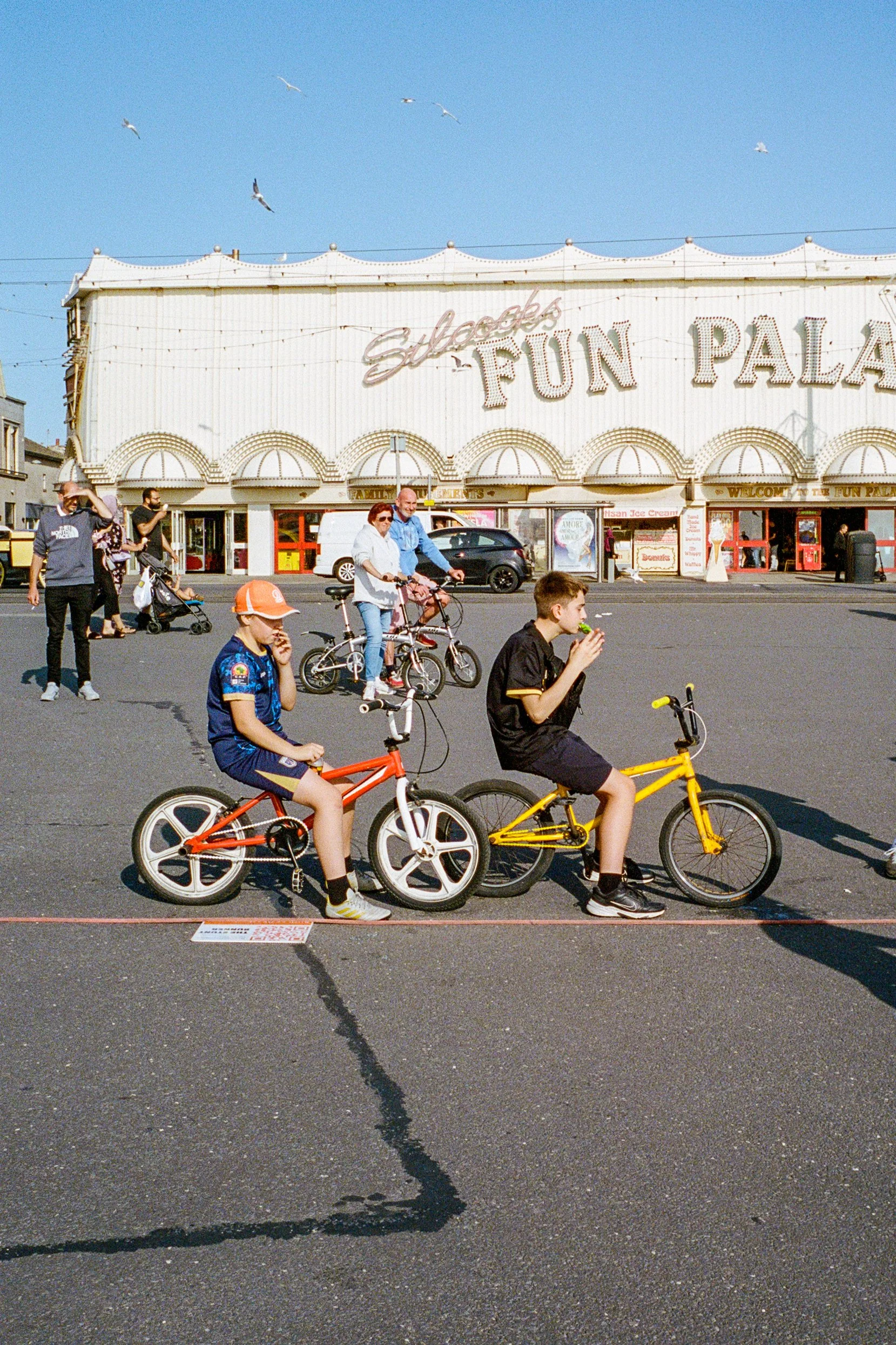 LeicaM6_10_UK_03_100526230033_Blackpool.JPG