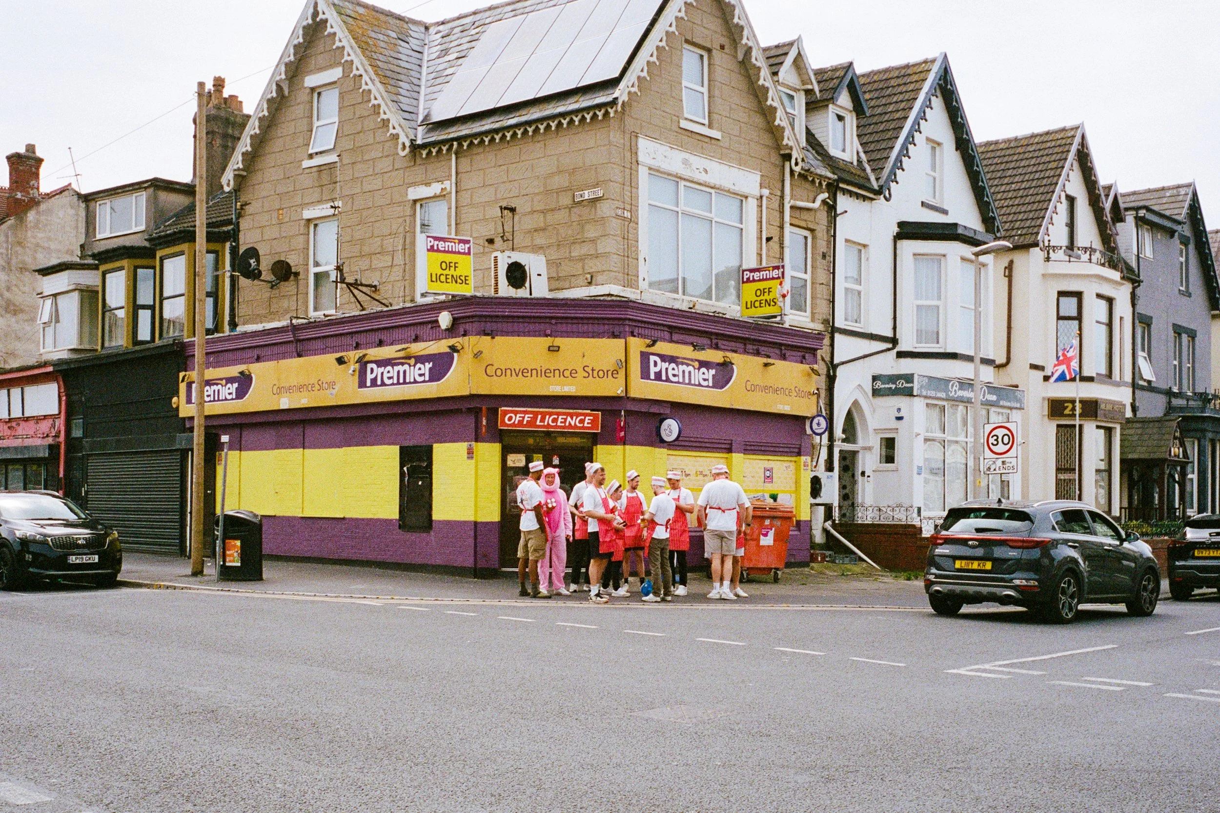 LeicaM6_06_UK_01_Boat_Canvey Island_Southend-On-Sea_Blackpool_100867180016.JPG