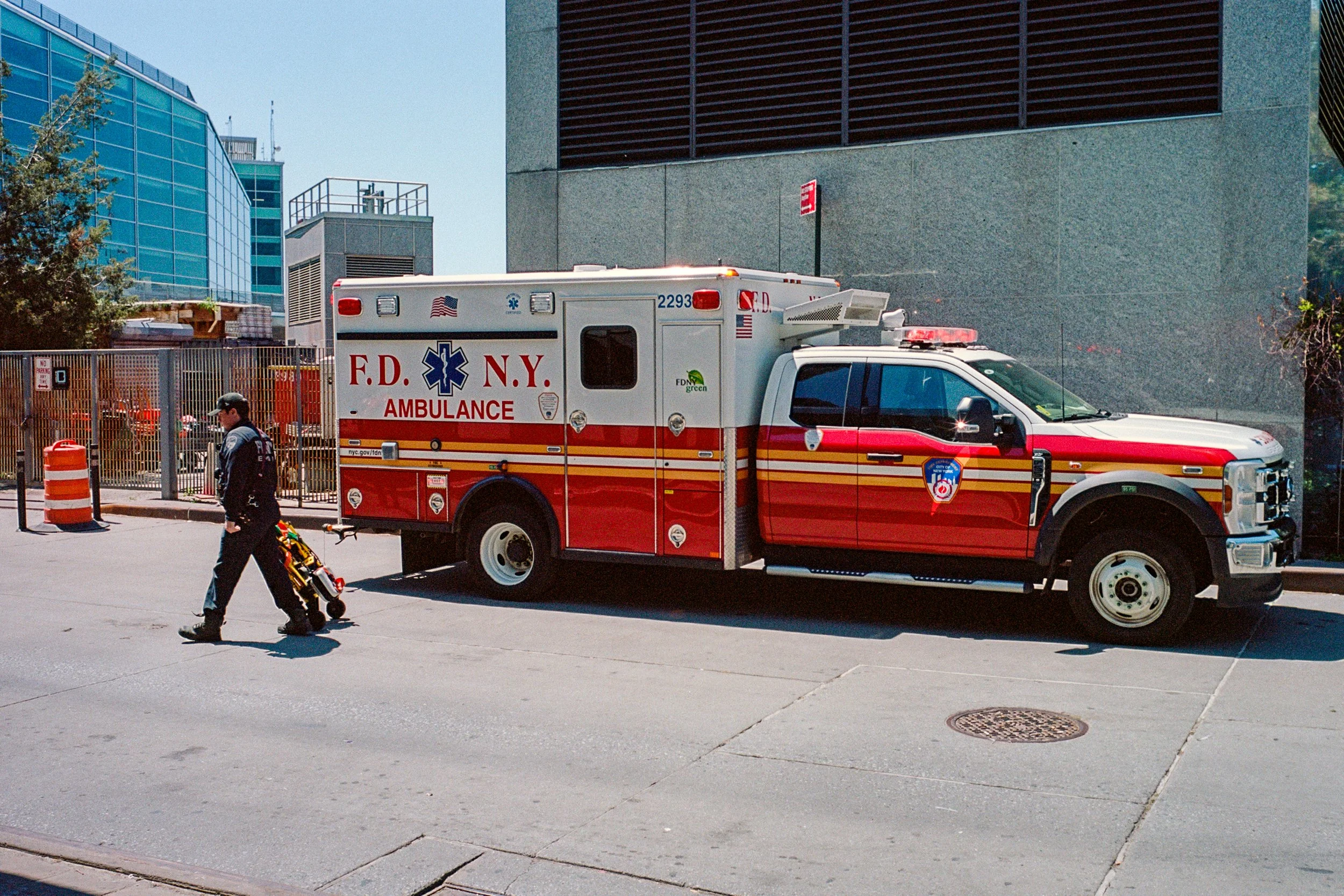 LeicaM6_01_Cannes_NYC_TimesSq_Broadway_50-58st_100993800023.jpg