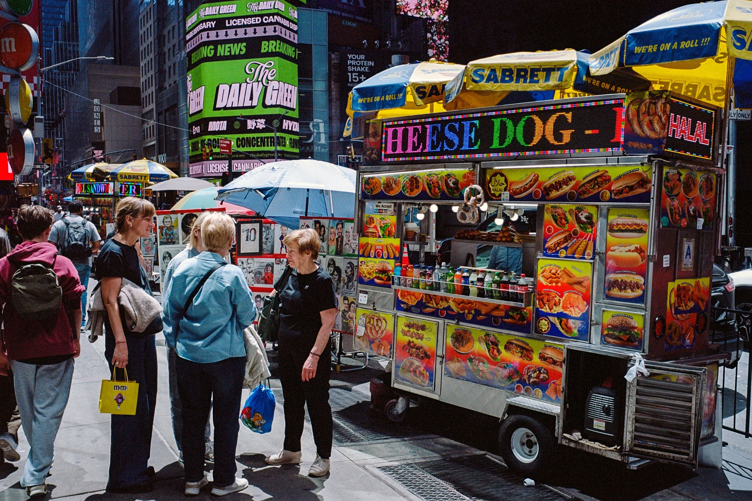 LeicaM6_01_Cannes_NYC_TimesSq_Broadway_50-58st_100993800025.jpg