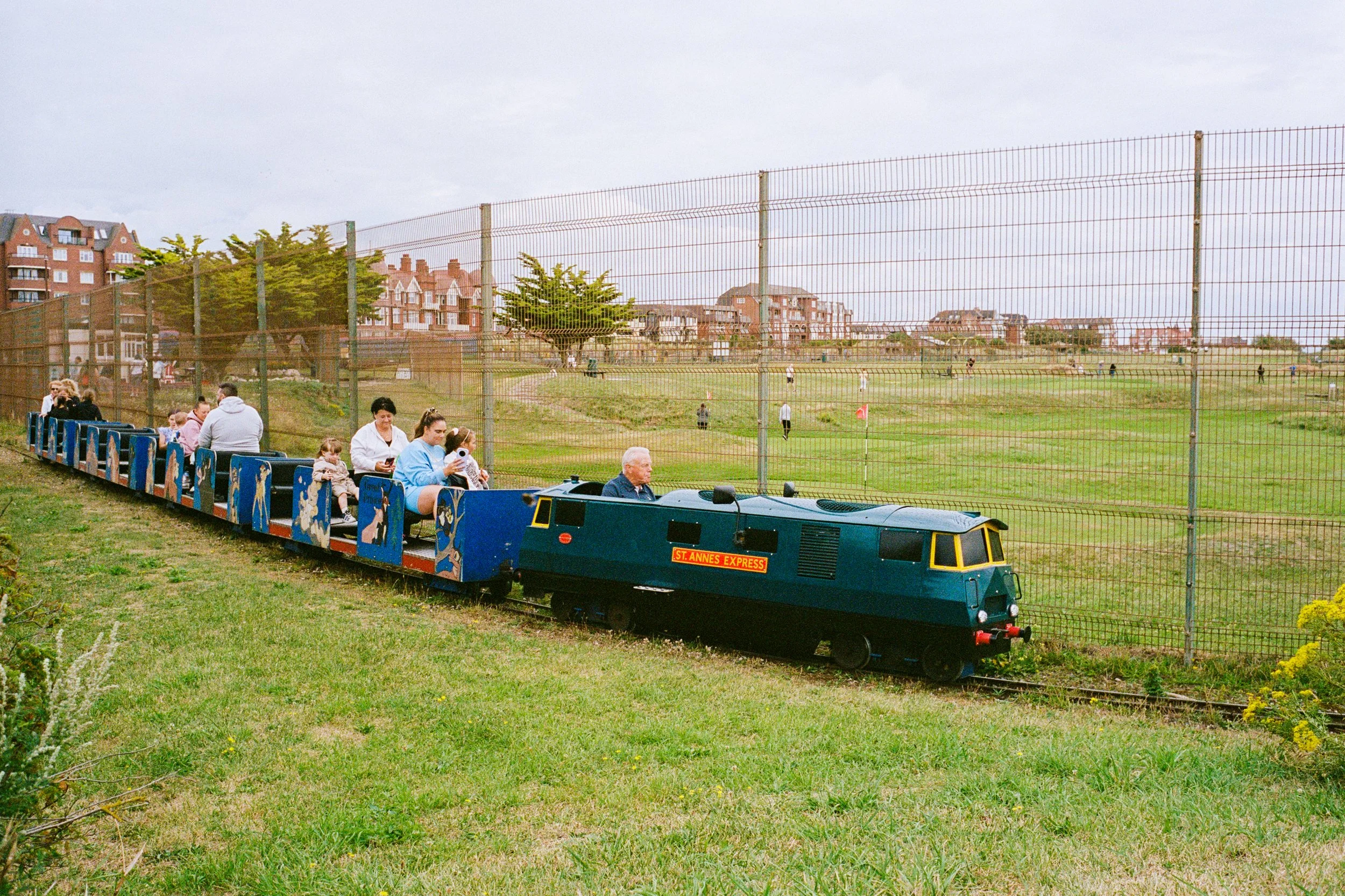LeicaM6_08_UK_03_Blackpool_100867200025.JPG