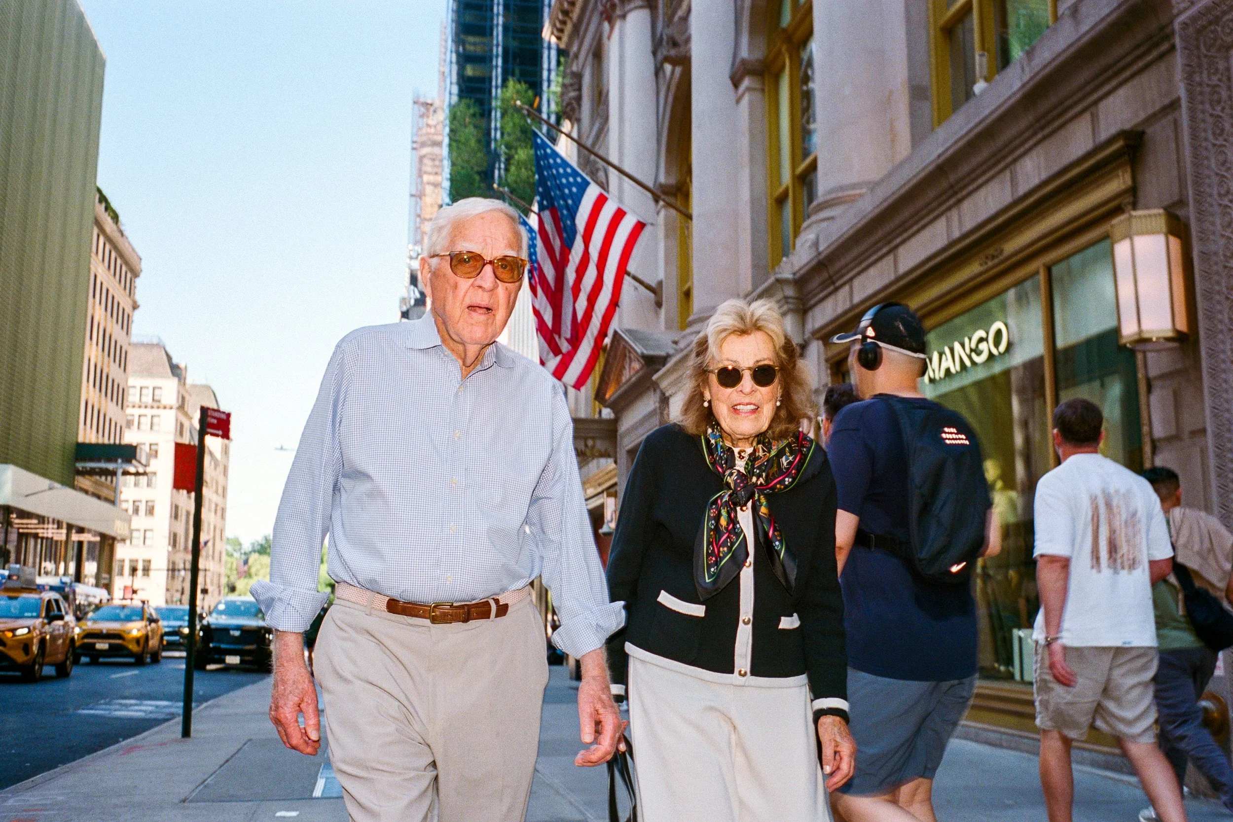 LeicaM6_02_NYC_50-59st_Sogo_WashingtonSquarePark_100993810013.jpg
