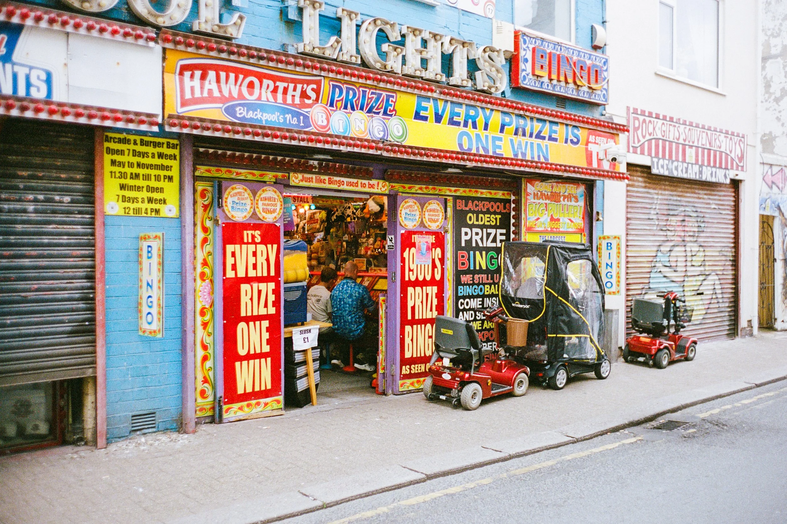 LeicaM6_10_UK_05_Blackpool_Southport_100867220012.JPG