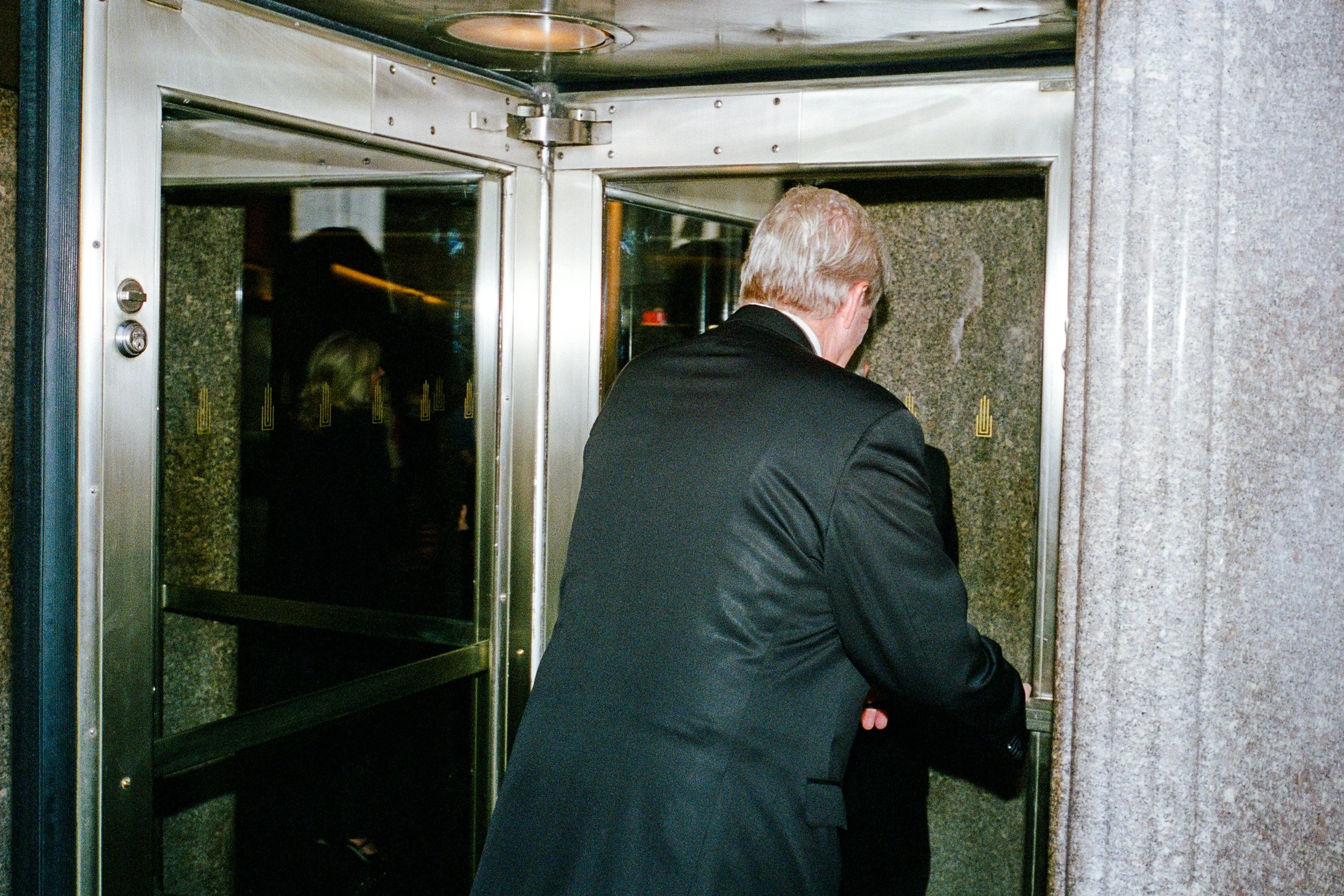 LeicaM6_02_NYC_50-59st_Sogo_WashingtonSquarePark_100993810029.jpg