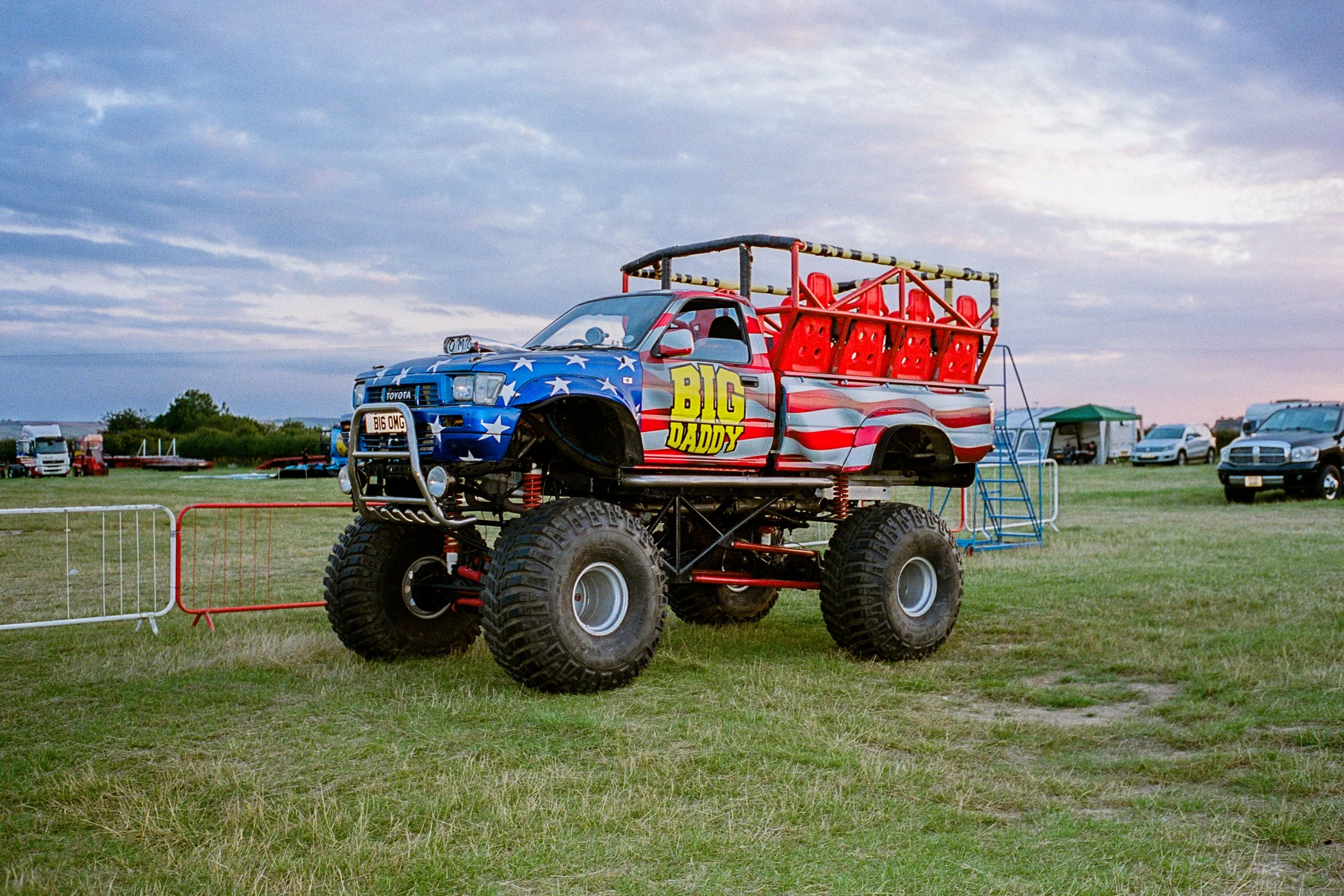 LeicaM6_12_UK_07_Scarborough_OMG-Circus_100867240035.JPG