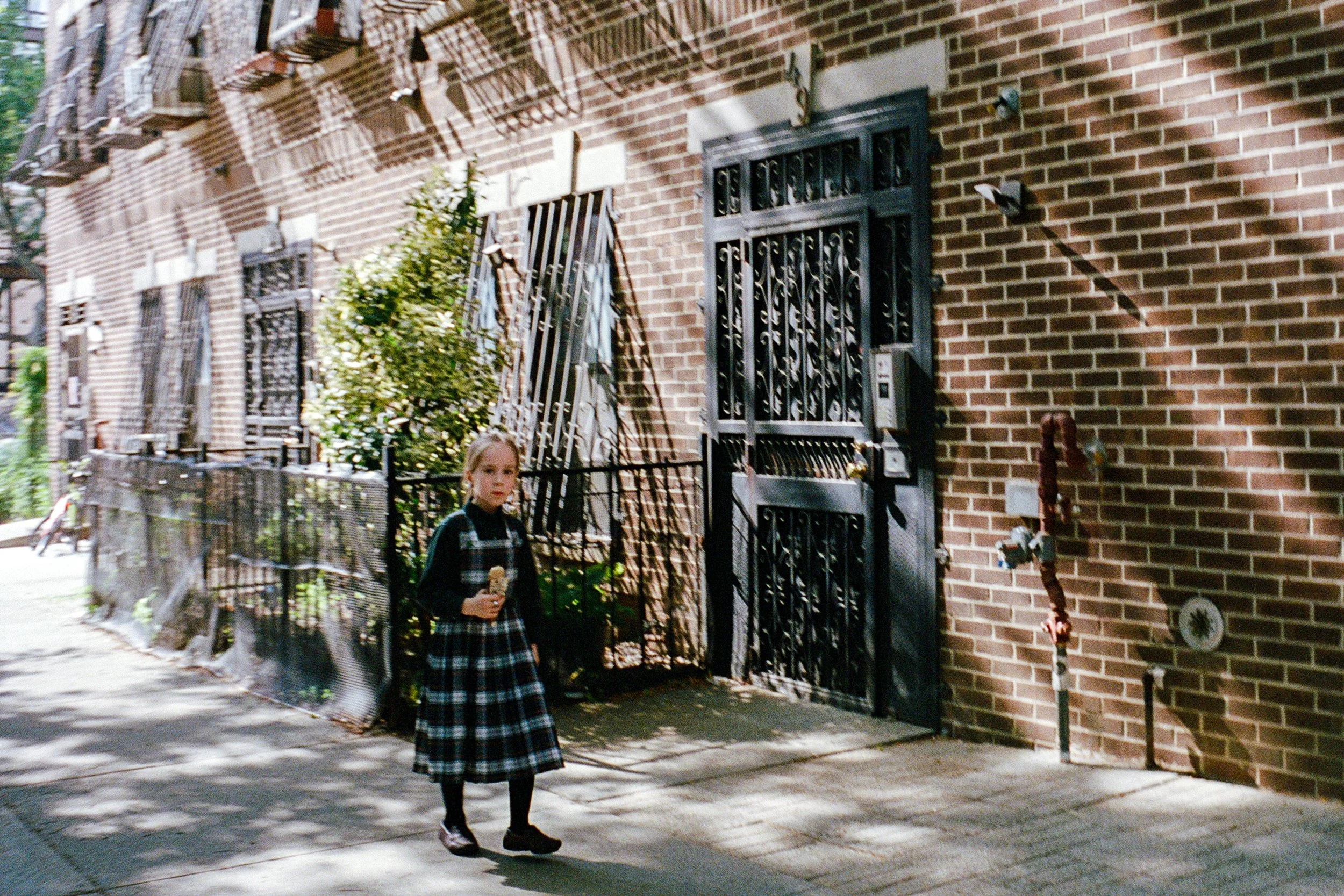 LeicaM6_03_NYC_Brooklyn_Broadway_DiamondDistrict_50-59_Williamsburg_100993820036.jpg