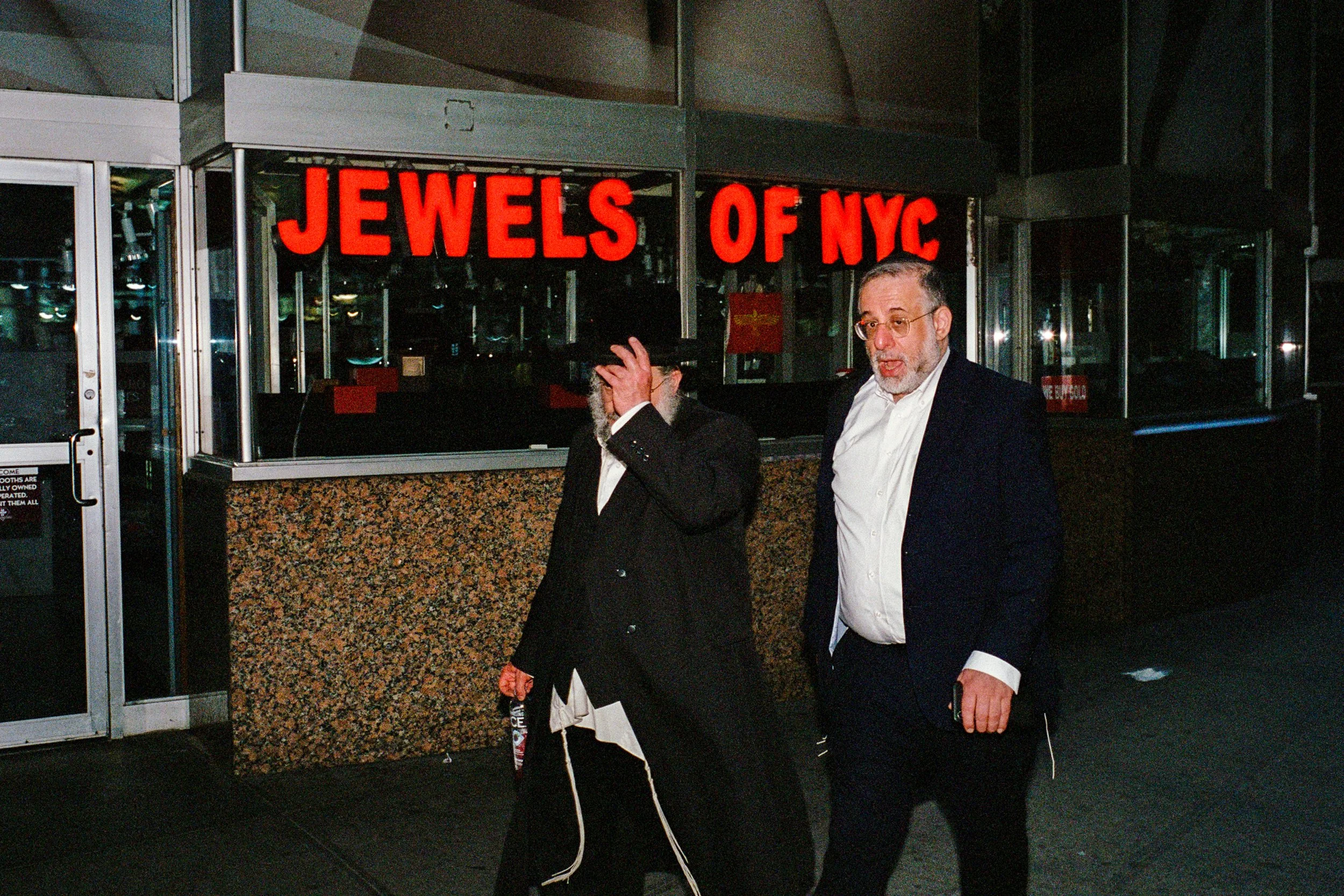 LeicaM6_03_NYC_Brooklyn_Broadway_DiamondDistrict_50-59_Williamsburg_100993820025.jpg