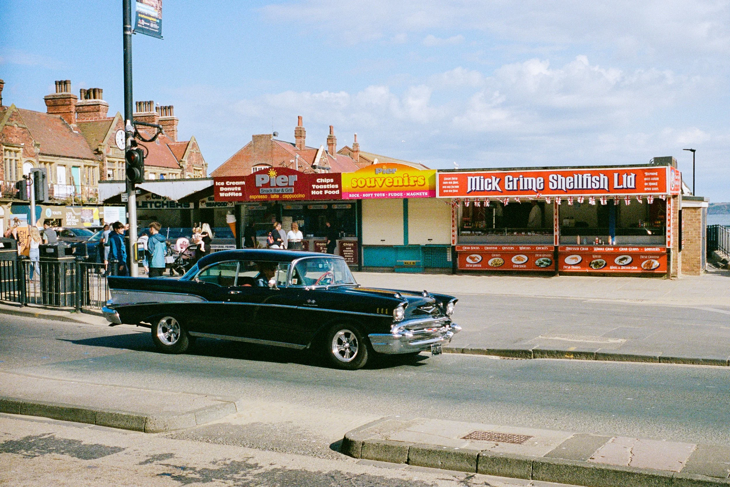 LeicaM6_12_UK_07_Scarborough_OMG-Circus_100867240003.JPG