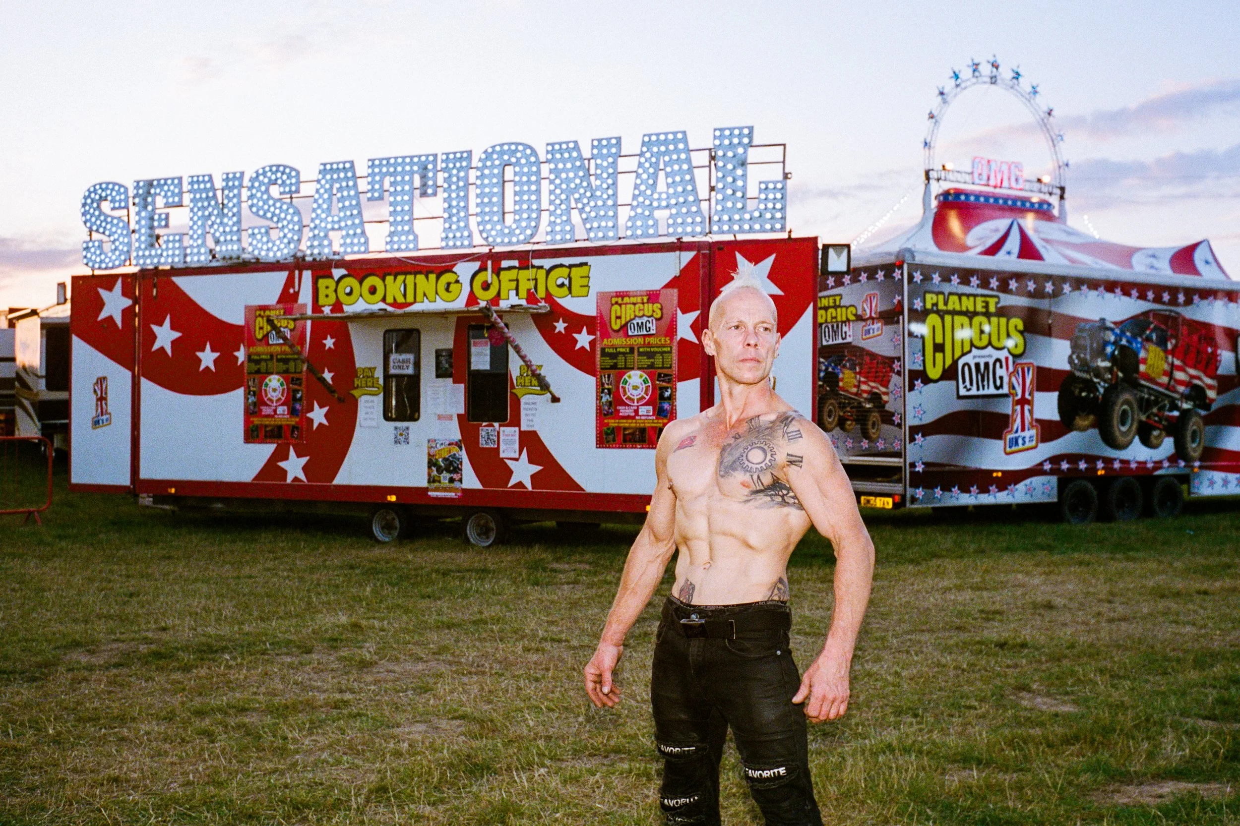LeicaM6_12_UK_07_Scarborough_OMG-Circus_100867240034.JPG