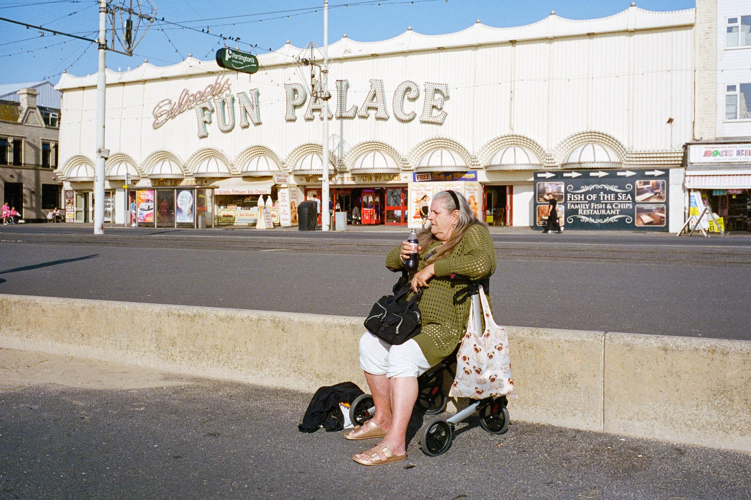 LeicaM6_10_UK_03_100526230034_Blackpool.jpg