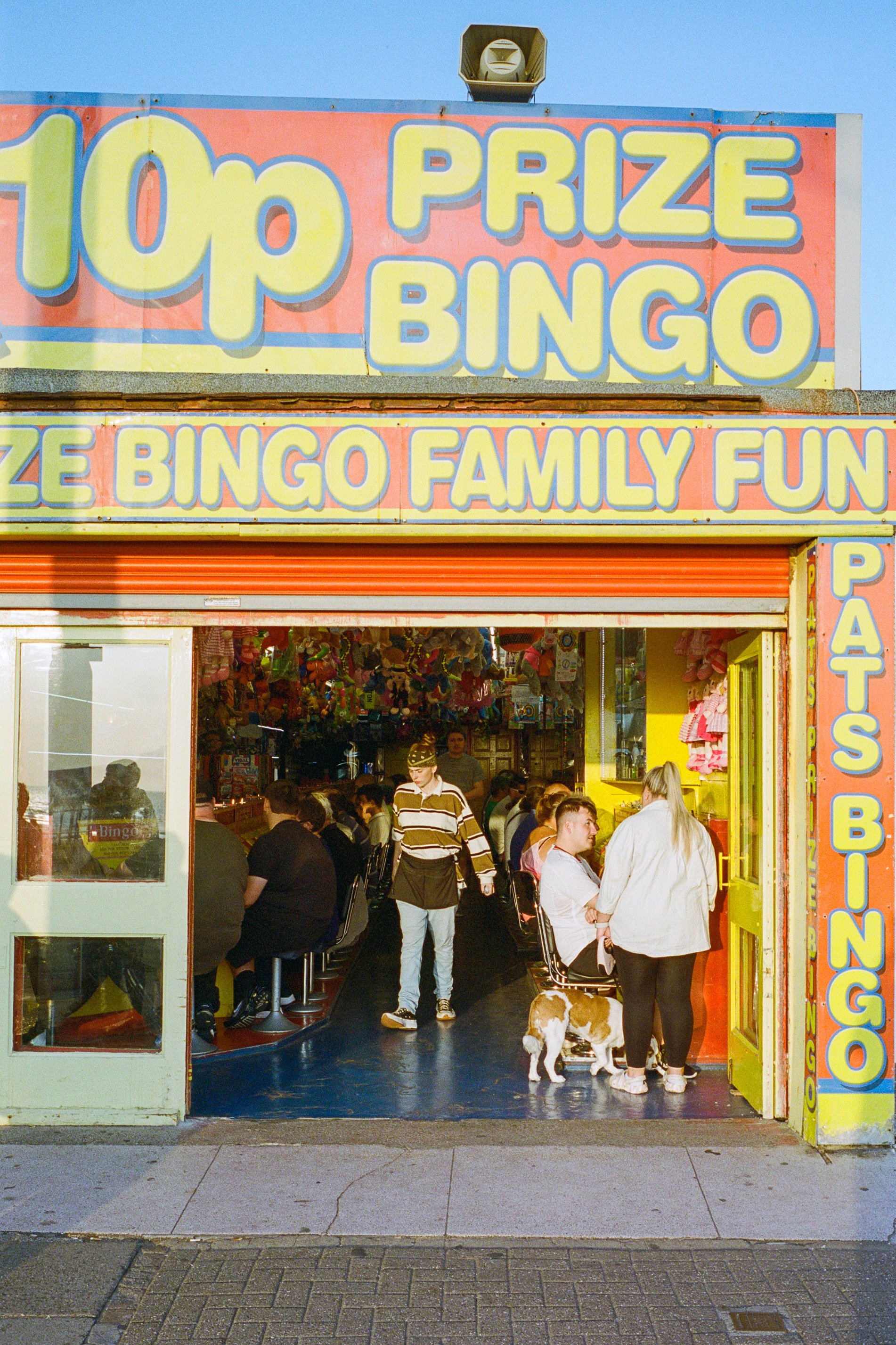 LeicaM6_11_UK_04_100526250027_Blackpool.jpg