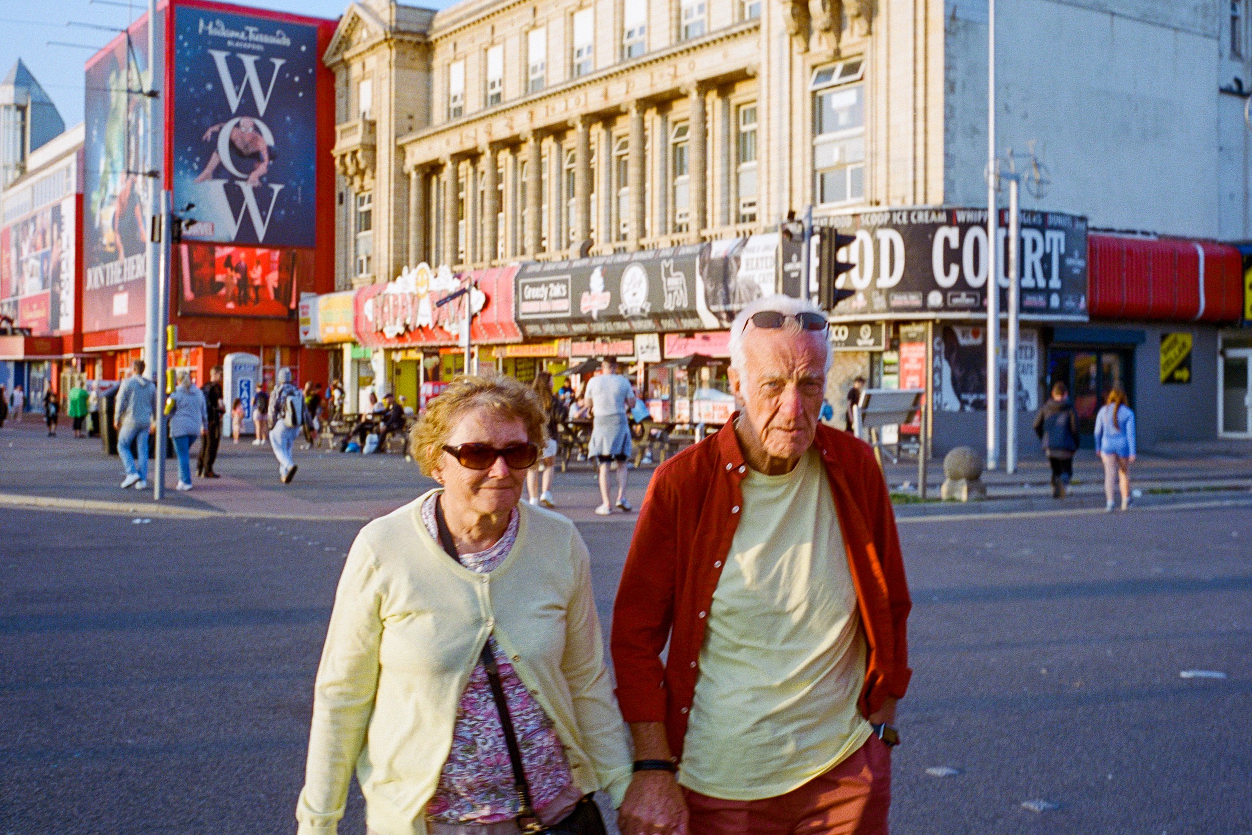 LeicaM6_11_UK_04_100526250030_Blackpool.jpg