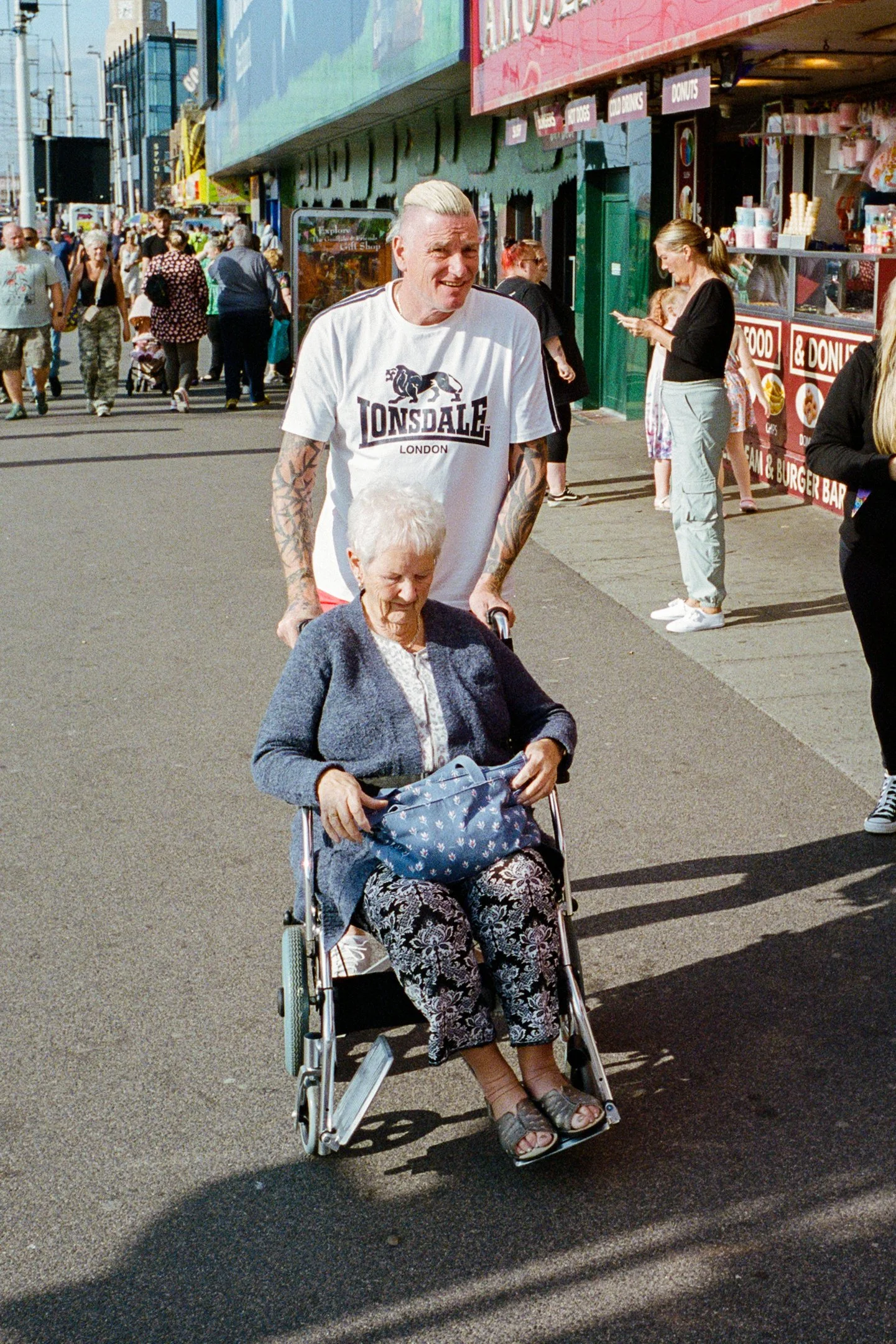 LeicaM6_12_UK_05_100526210025_Blackpool.jpg