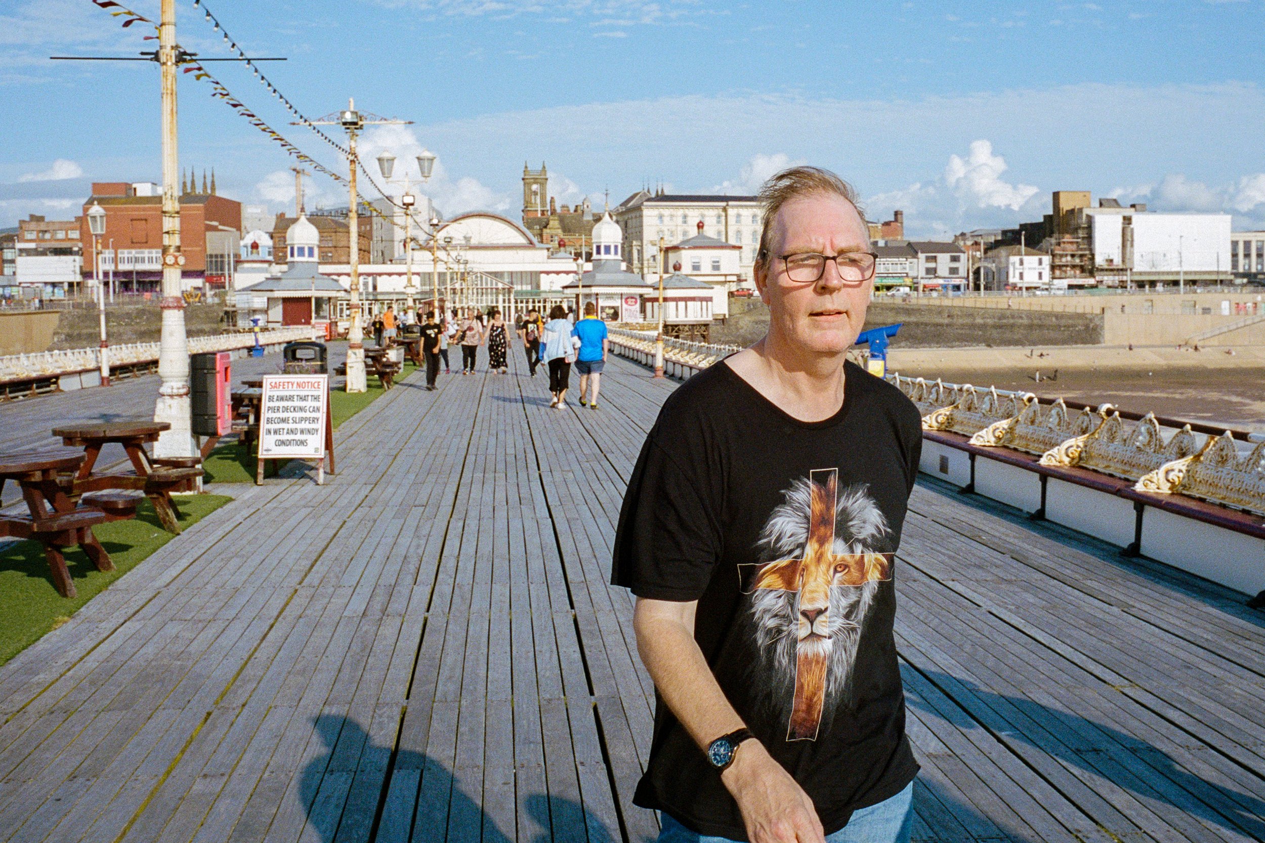 LeicaM6_12_UK_05_100526210032_Blackpool.jpg