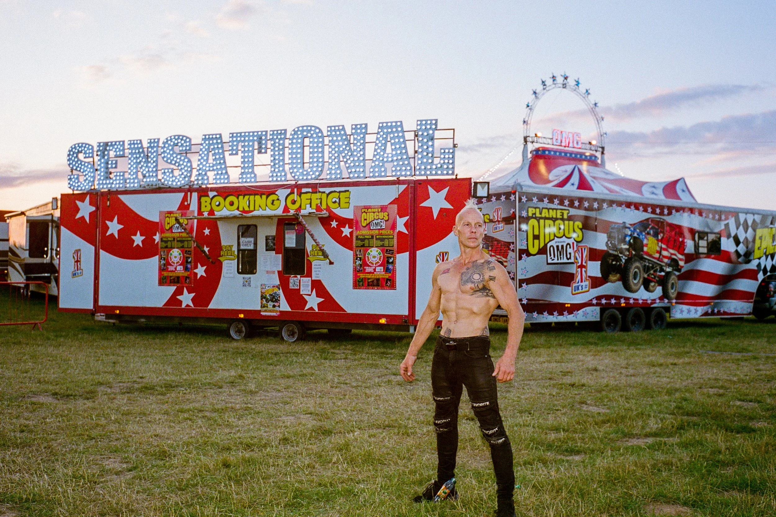 LeicaM6_12_UK_07_Scarborough_OMG-Circus_100867240033.jpg