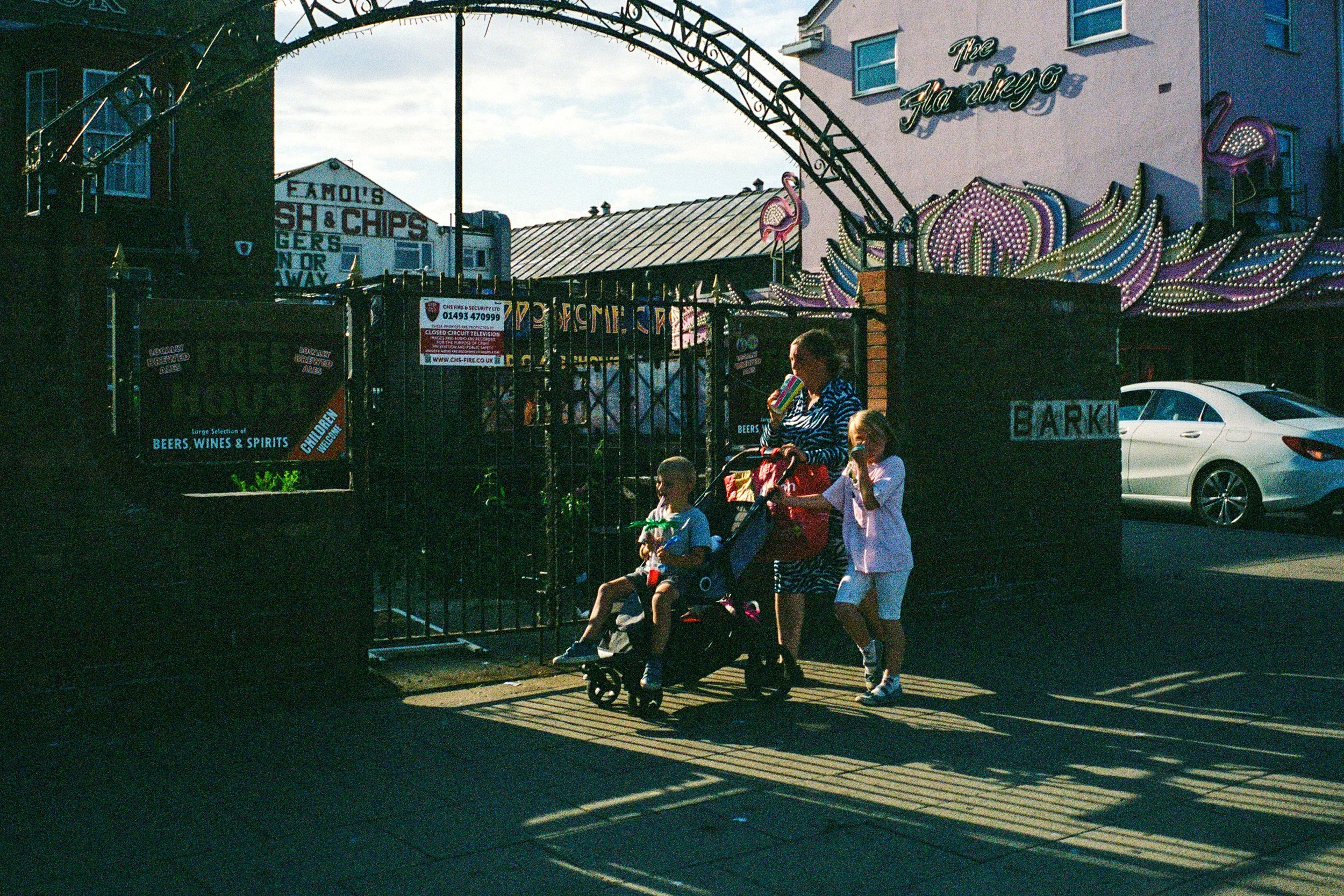 LeicaM6_11_GreatYarmouth_Greyhound_Southend-On-Sea_07_101024600004.jpg