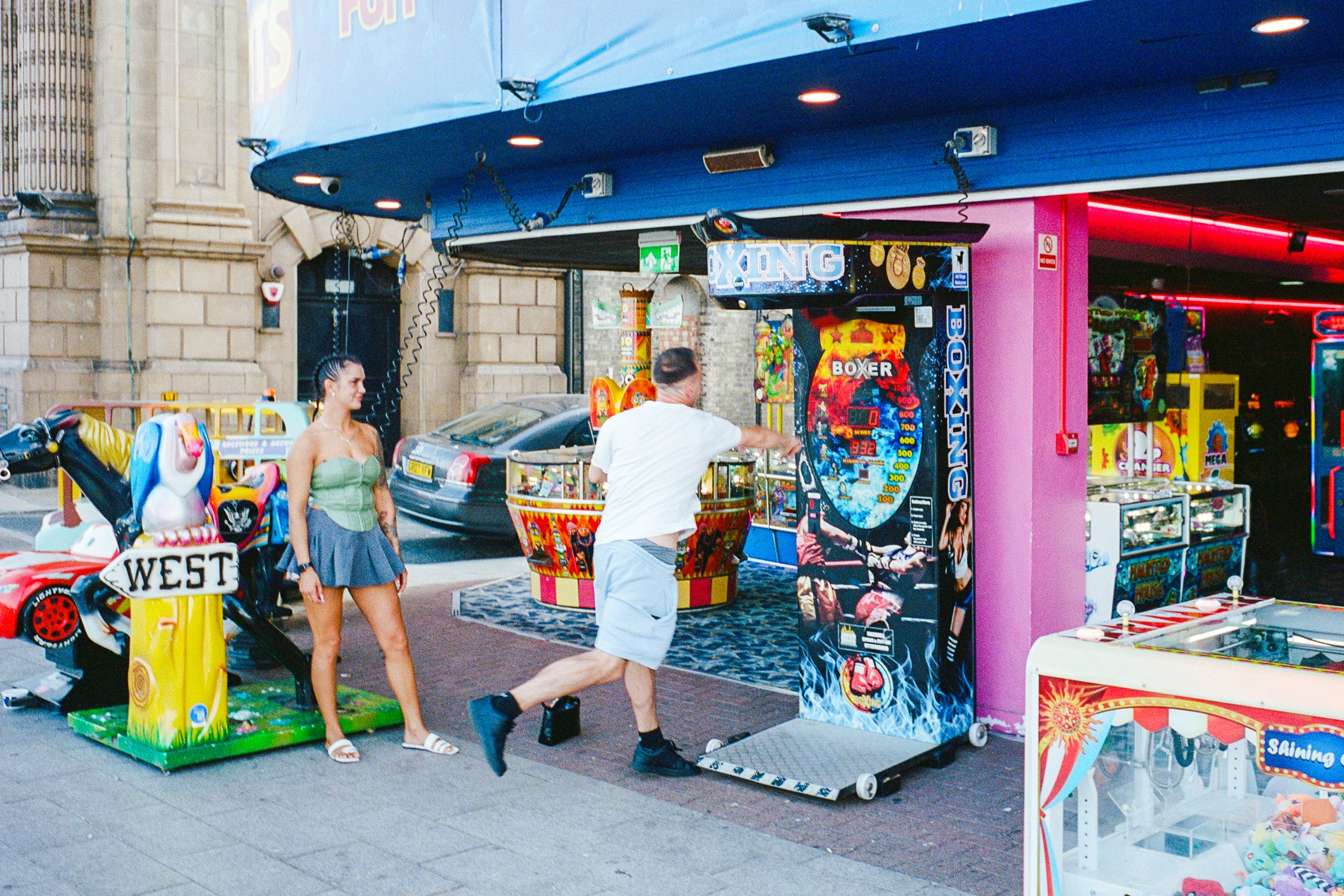 LeicaM6_11_GreatYarmouth_Greyhound_Southend-On-Sea_07_101024600006.jpg