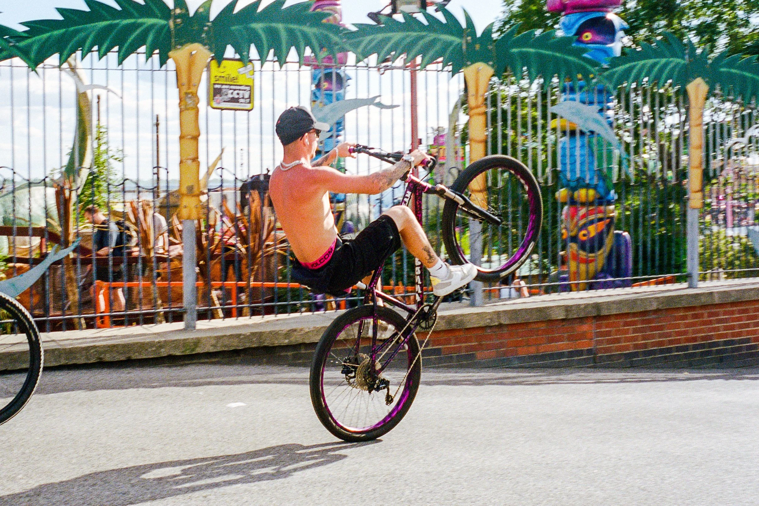 LeicaM6_11_GreatYarmouth_Greyhound_Southend-On-Sea_07_101024600029.jpg