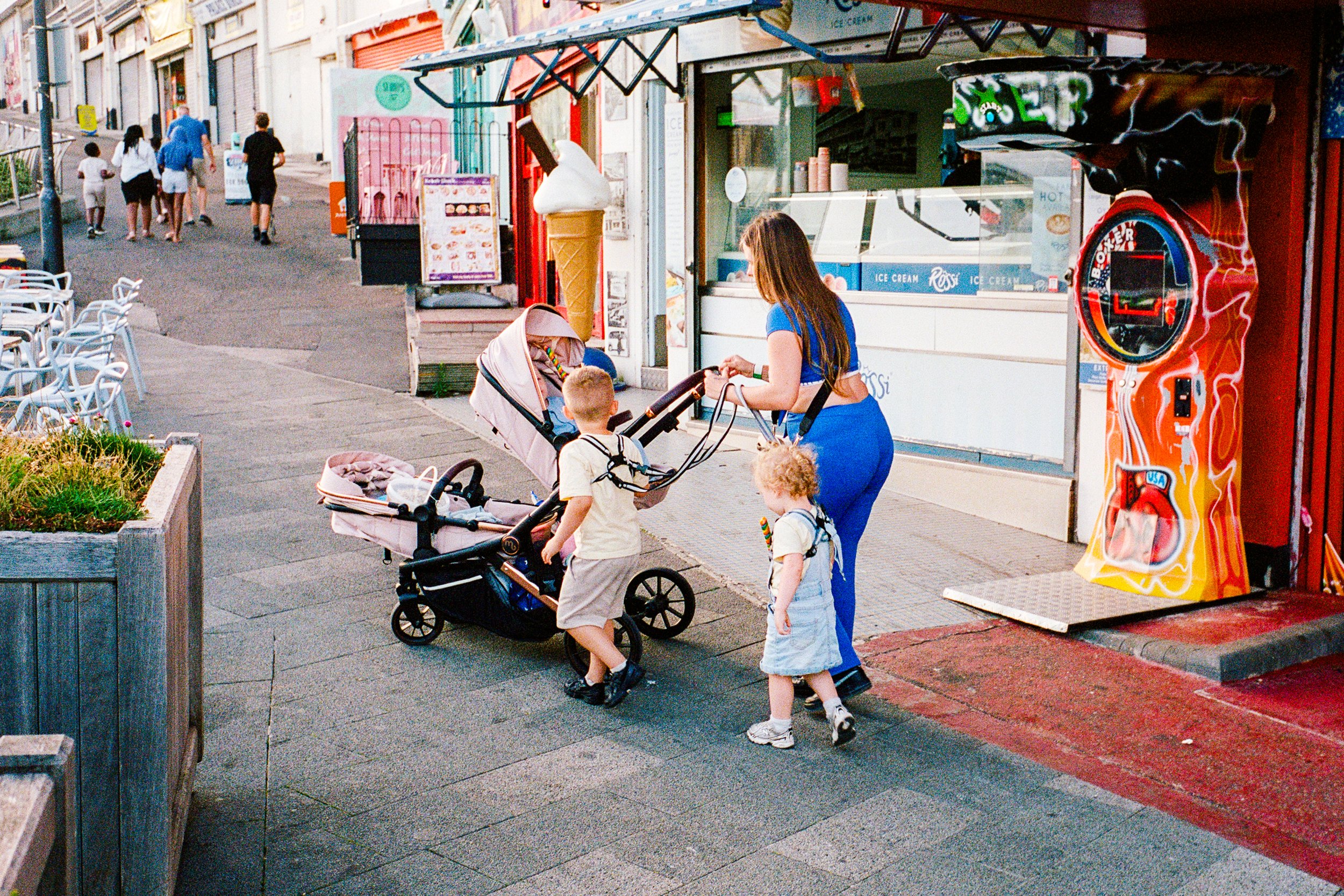 LeicaM6_11_GreatYarmouth_Greyhound_Southend-On-Sea_07_101024600032.jpg