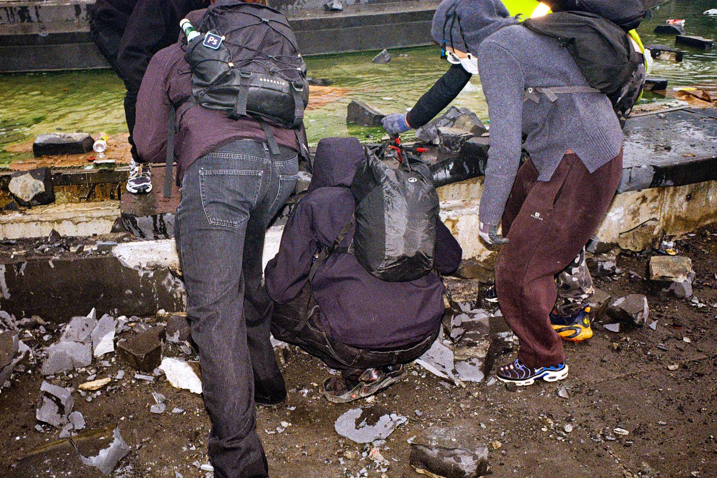 261021_NAHMLOS_ParisManif_17-18_Oct_101074390032_1.jpg