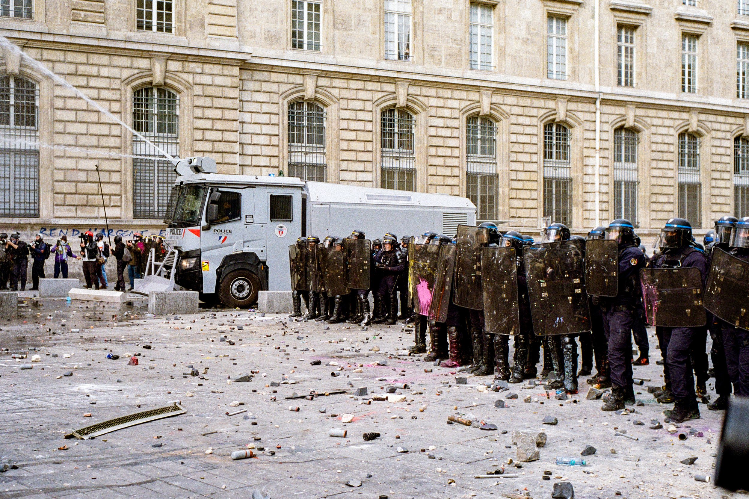261021_NAHMLOS_ParisManif_17-18_Oct_101074440035_1.jpg