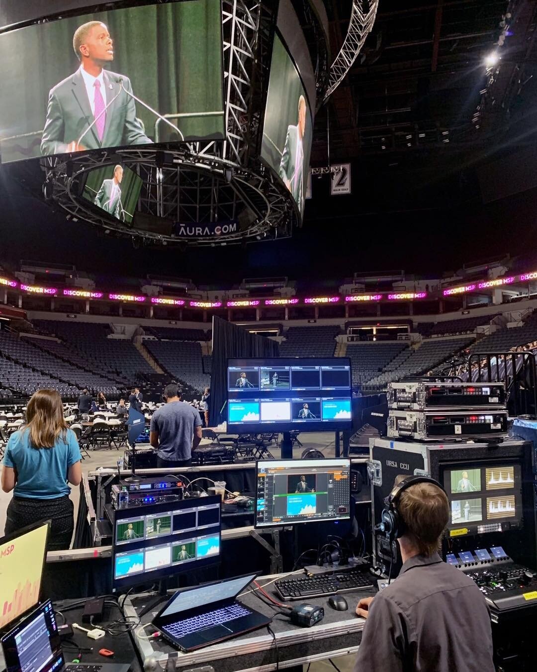 Behind the desk of Greater MSP at the Target Center! 

#goavex #eventproduction #liveevents #twincities #AV #audiosystem #audiovisual #production #minneapolis #minnesota #StPaul #targetcenter #greatermsp